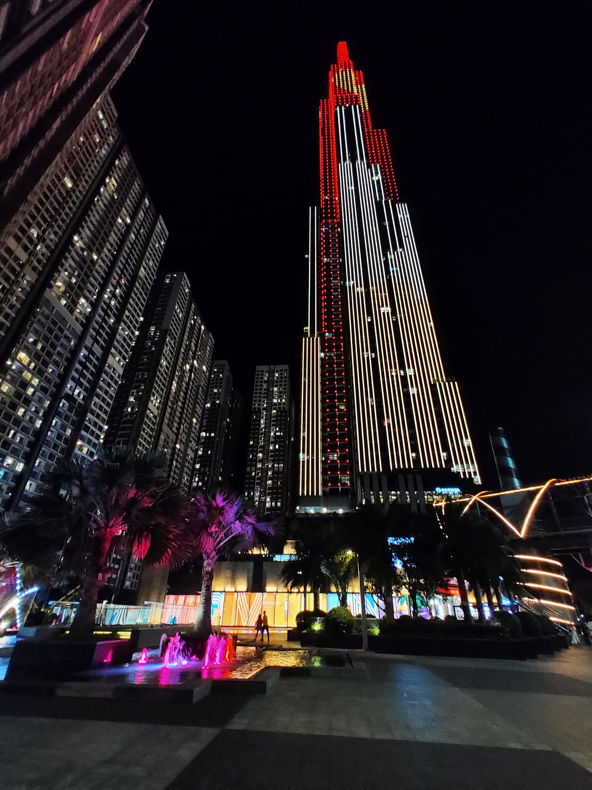 ha noi vang ve truoc ngay thuc hien bien phap phong dich anh 10