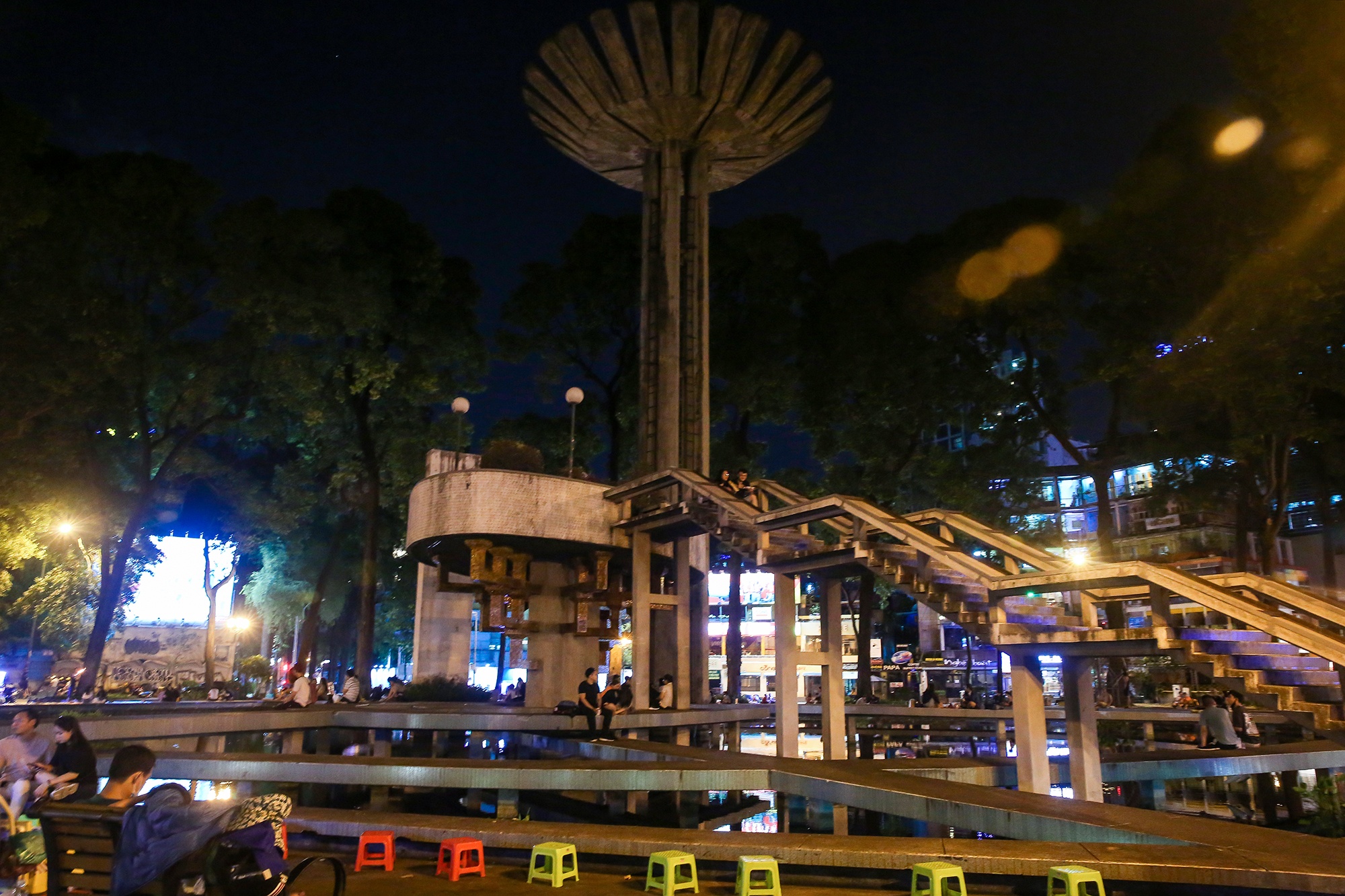 ha noi vang ve truoc ngay thuc hien bien phap phong dich anh 4