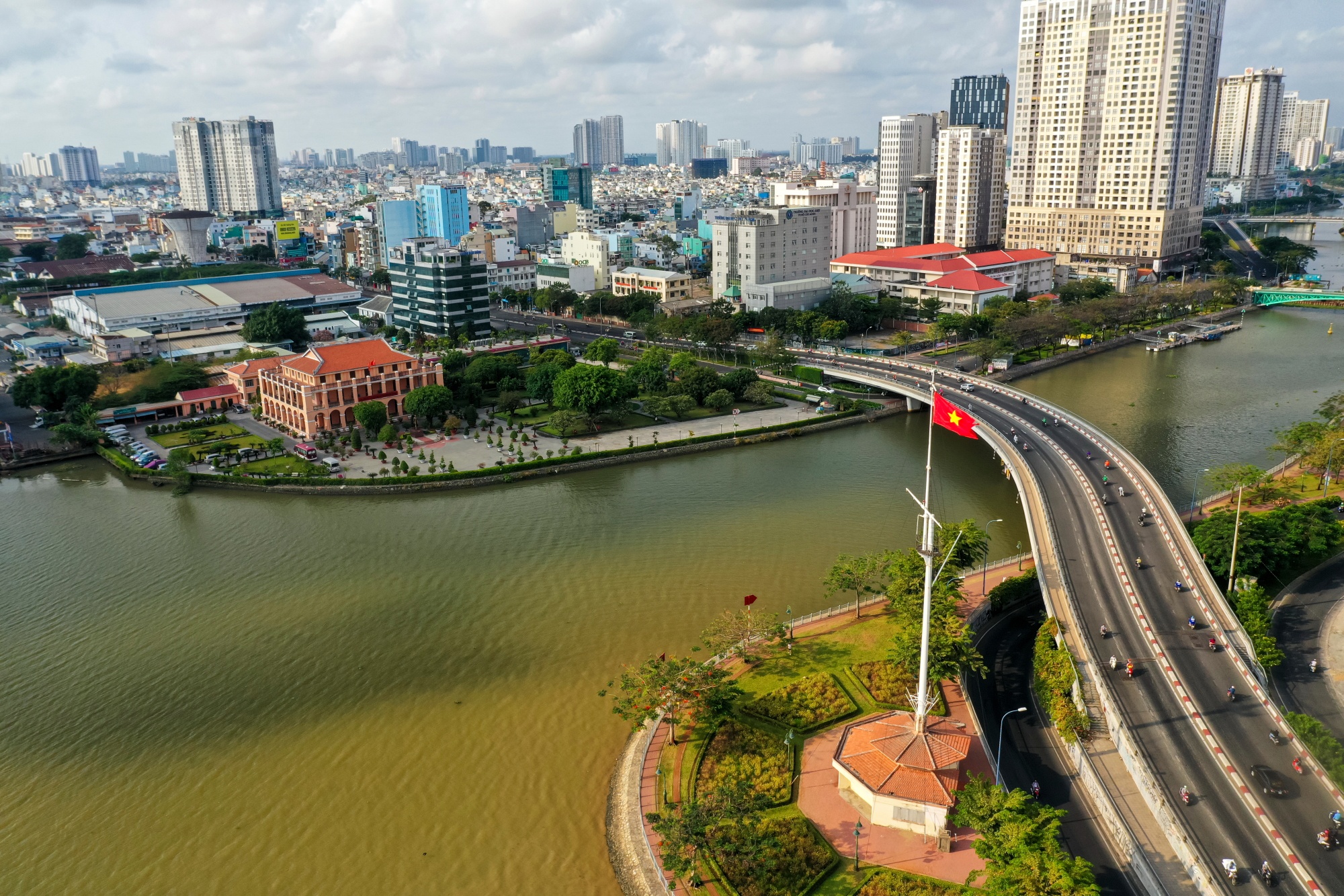 TP.HCM vang ve anh 1