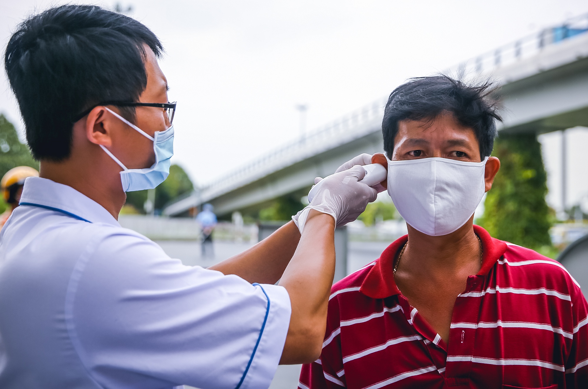 chot kiem dich phat hien khau trang gia anh 6