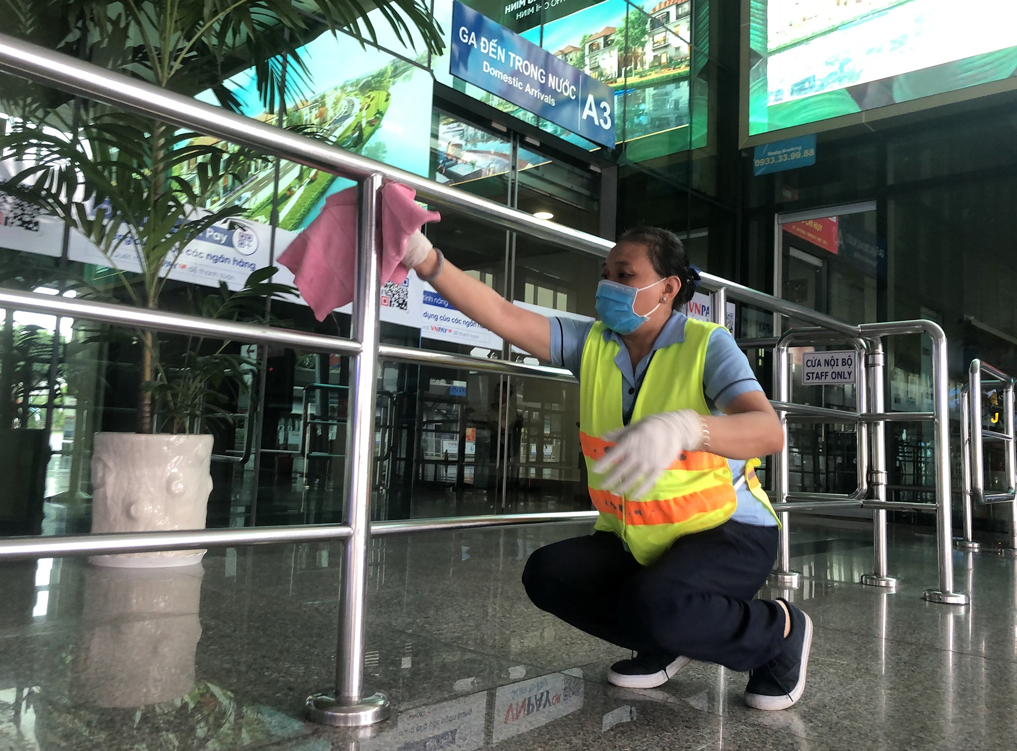 san bay Tan Son Nhat han che chuyen bay anh 7