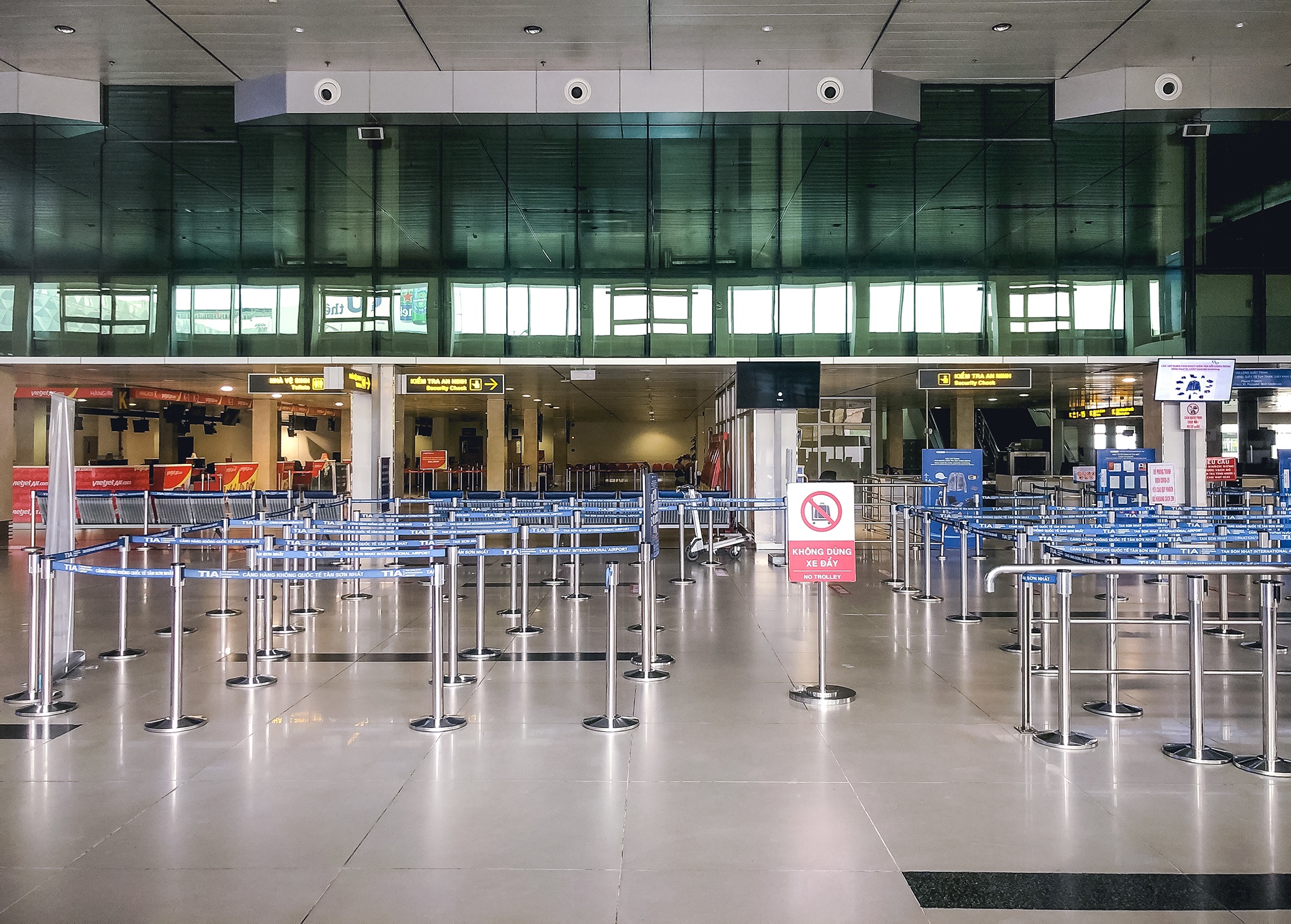 san bay Tan Son Nhat han che chuyen bay anh 4