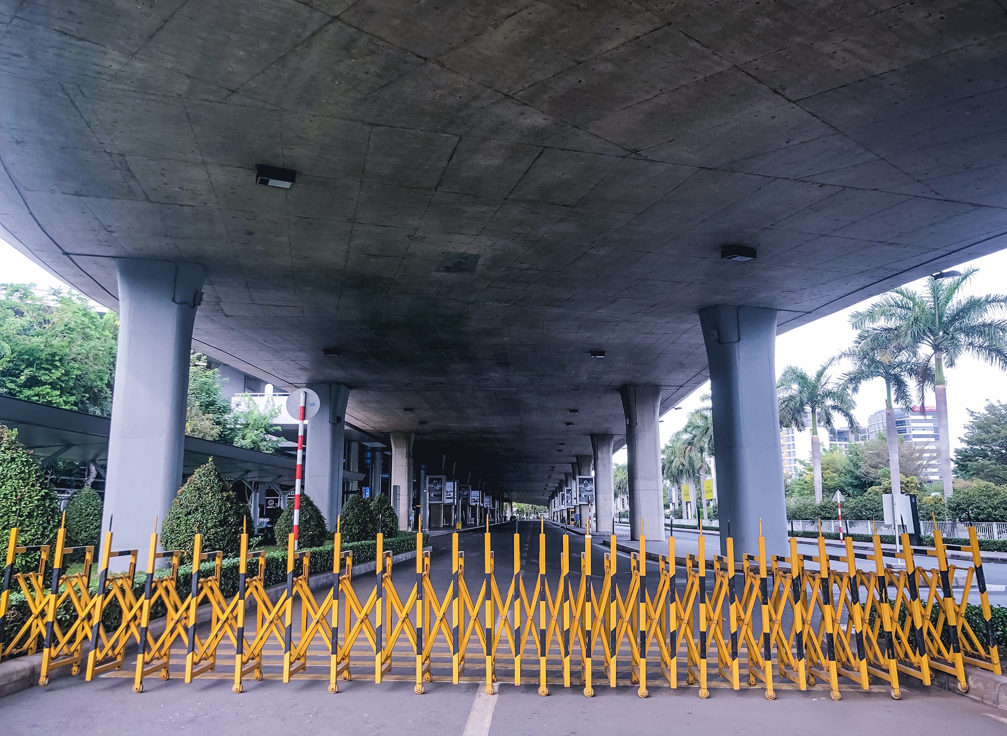 san bay Tan Son Nhat han che chuyen bay anh 9