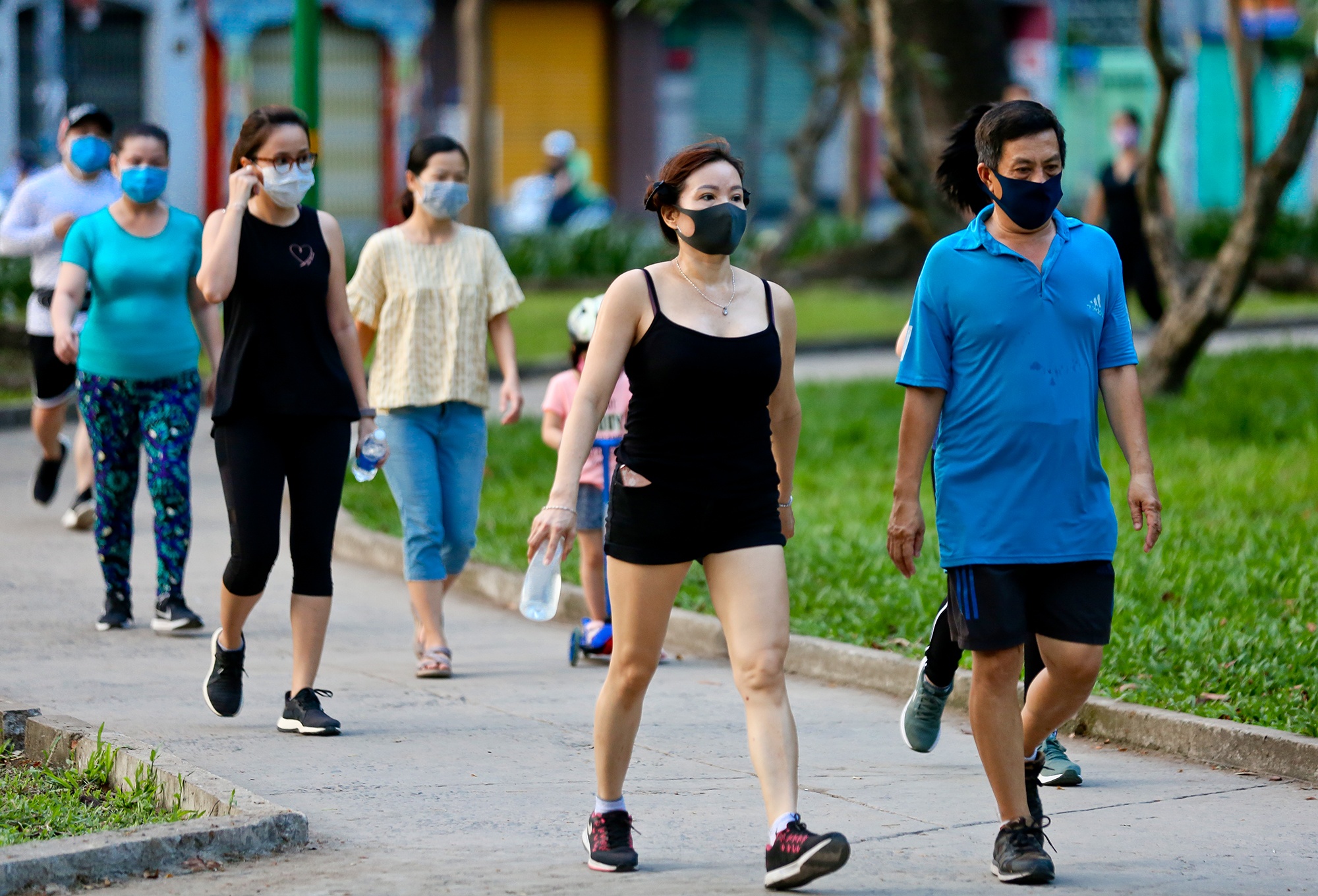 nguoi tap the duc dong tai cong vien anh 1