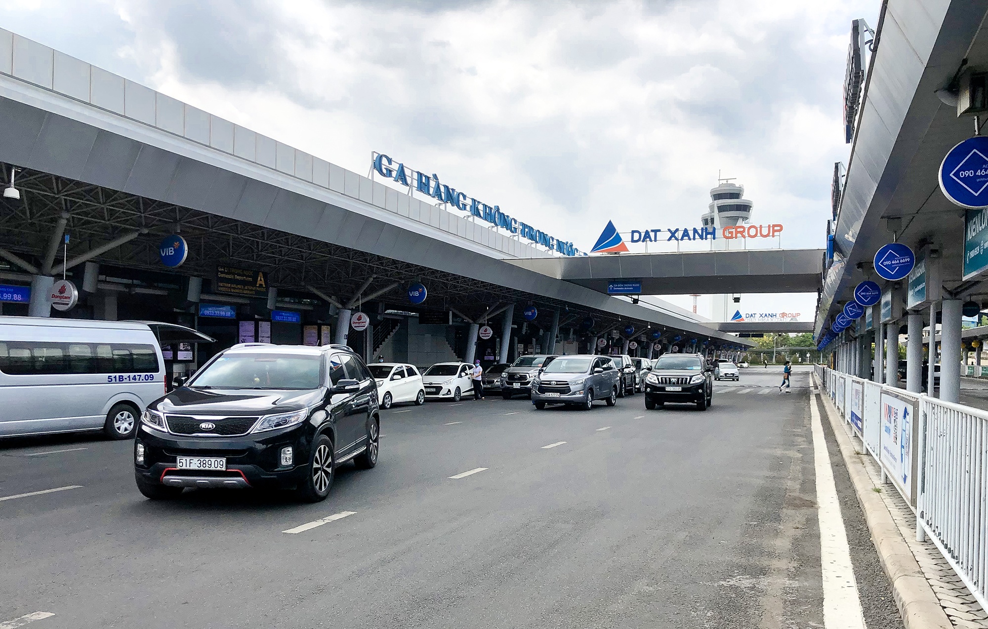 tre em mac bao ho phong dich anh 10