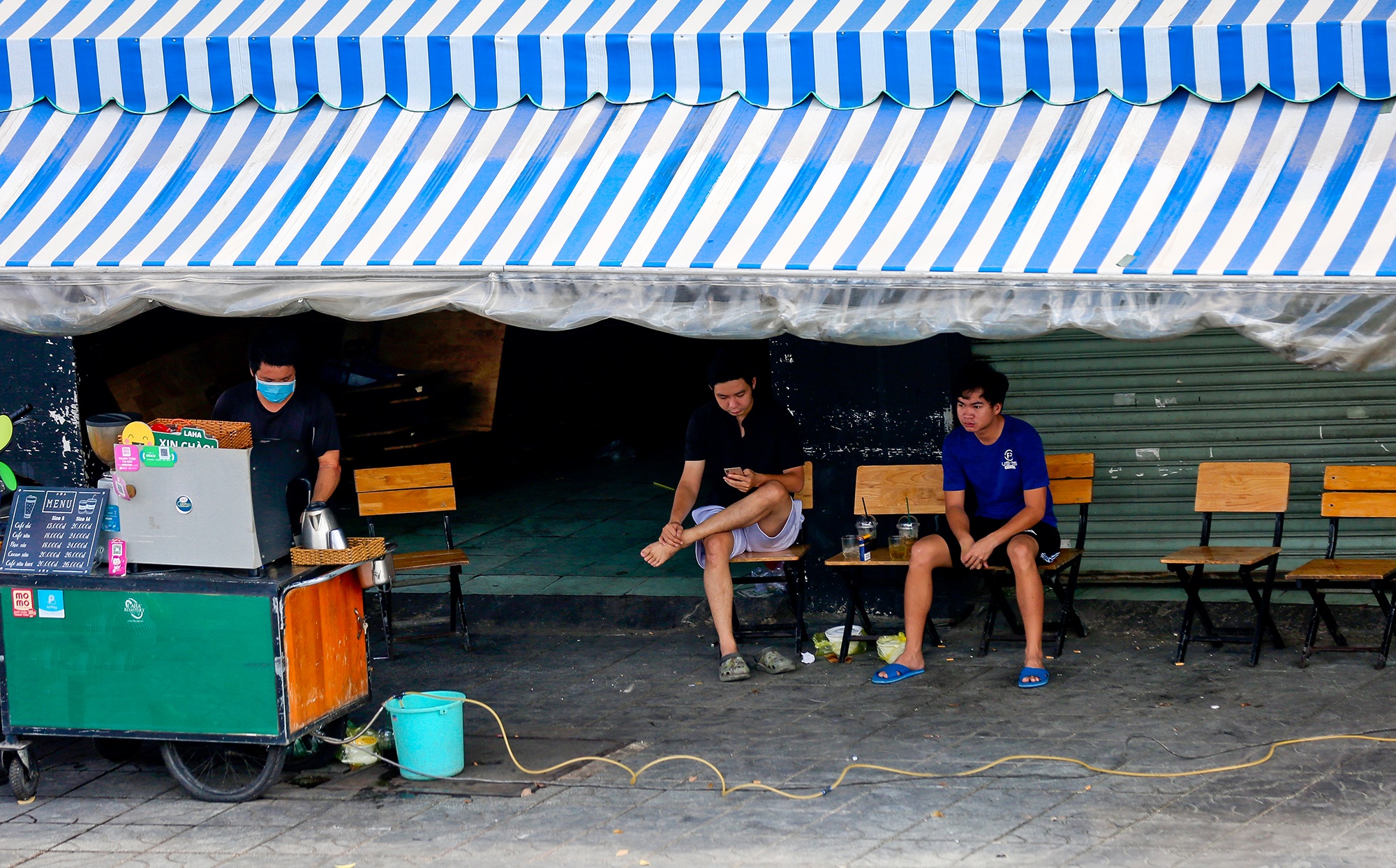 khong tuan thu gian cach xa hoi anh 4