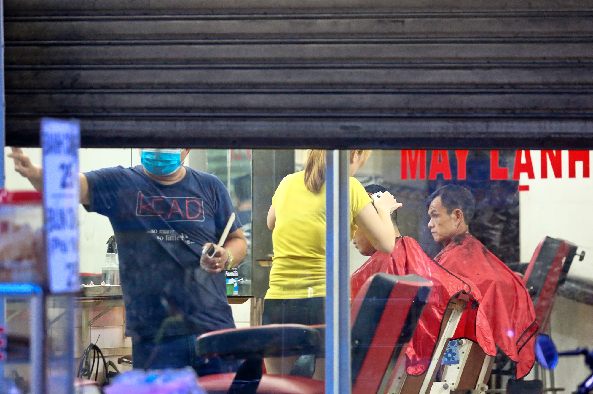 khong tuan thu gian cach xa hoi anh 6