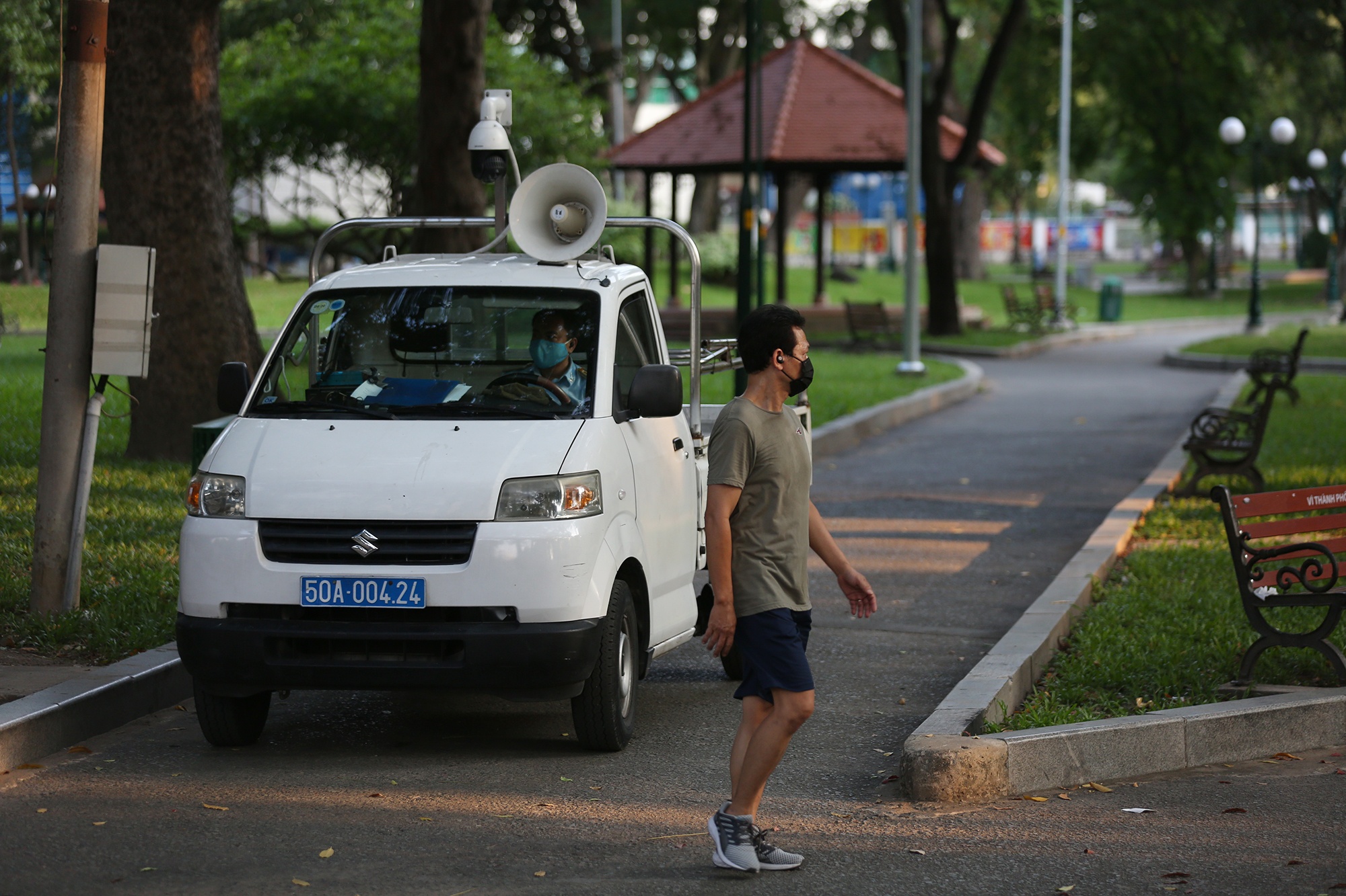 khong tuan thu gian cach xa hoi anh 8