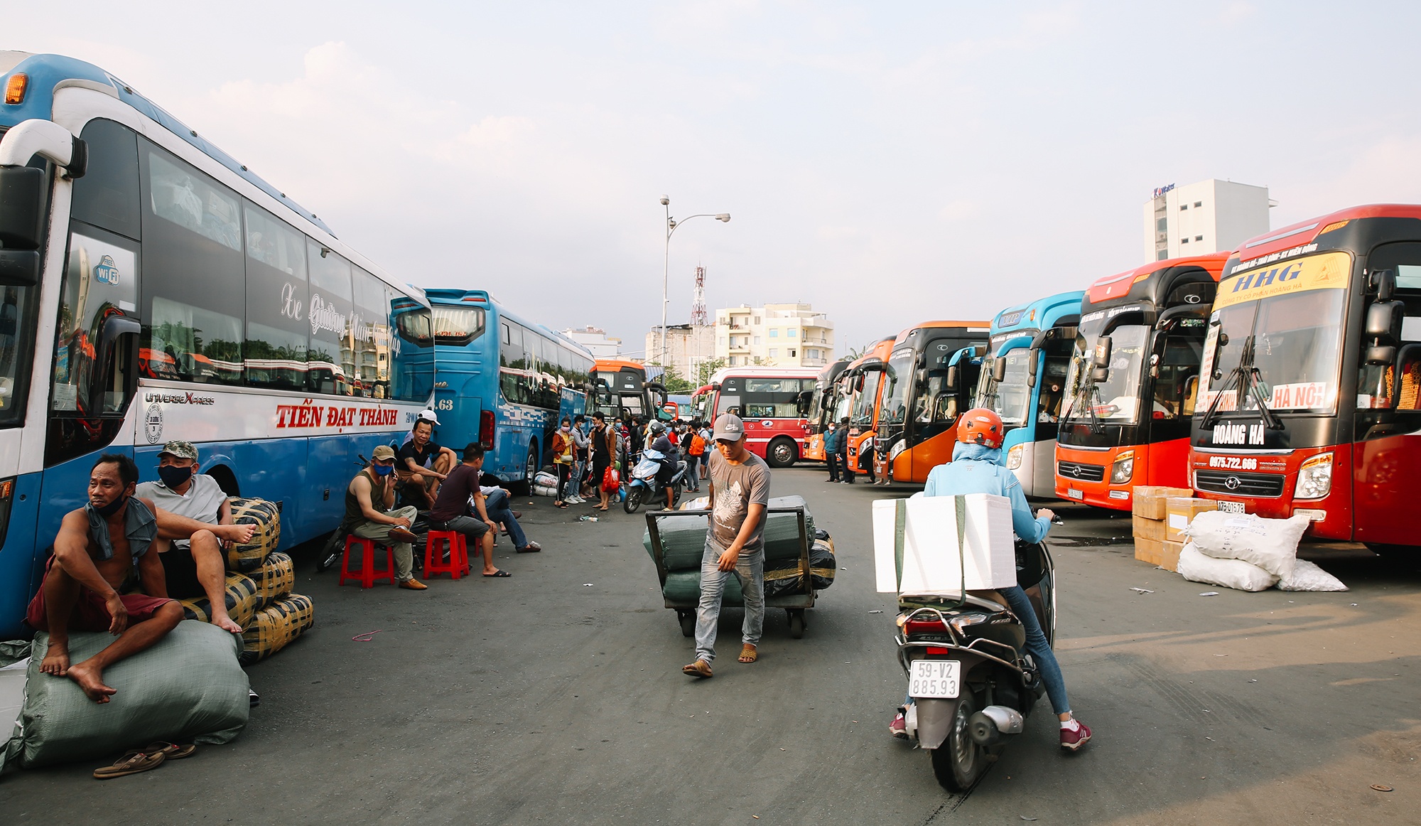 khu trung xe khach anh 10