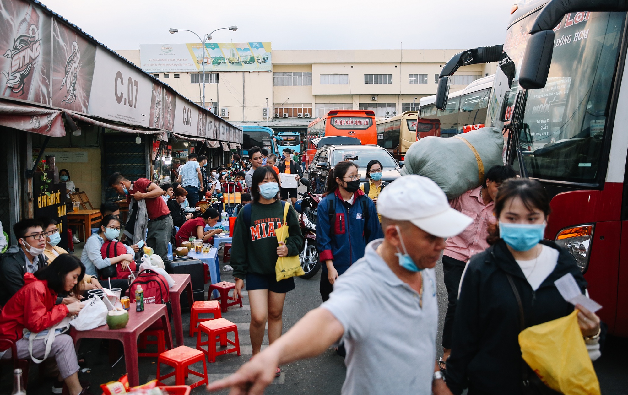 khu trung xe khach anh 7