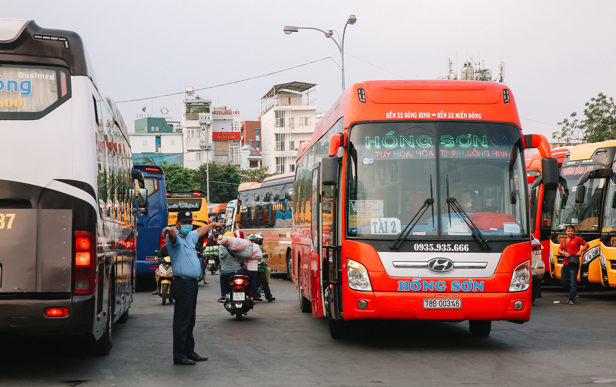 khu trung xe khach anh 9