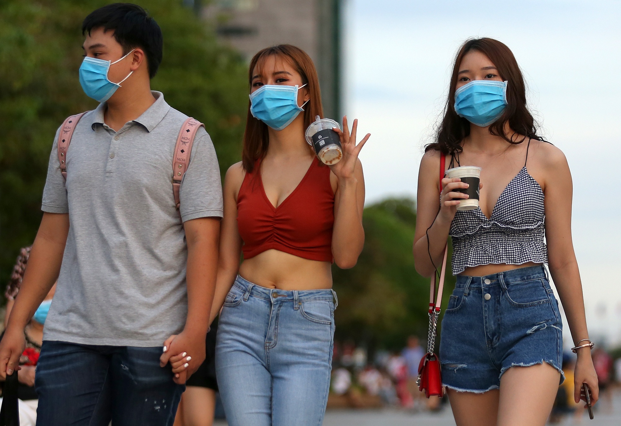 Nguoi dan TP.HCM trong dip le 30/4 hinh anh