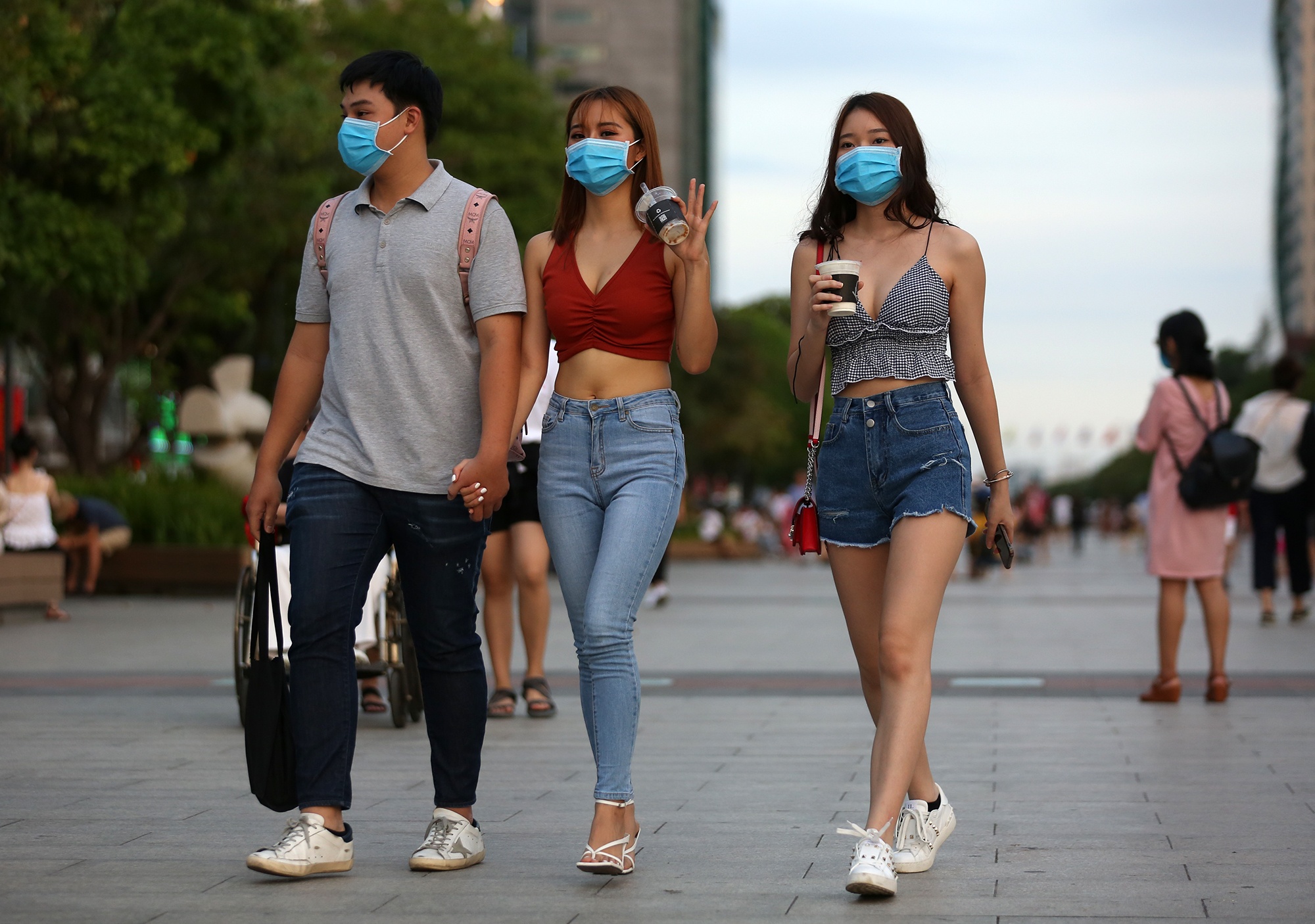 nguoi dan choi le 30/4 anh 10