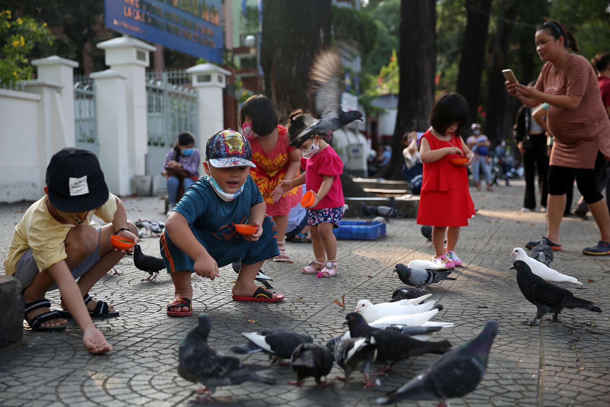 nguoi dan choi le 30/4 anh 3