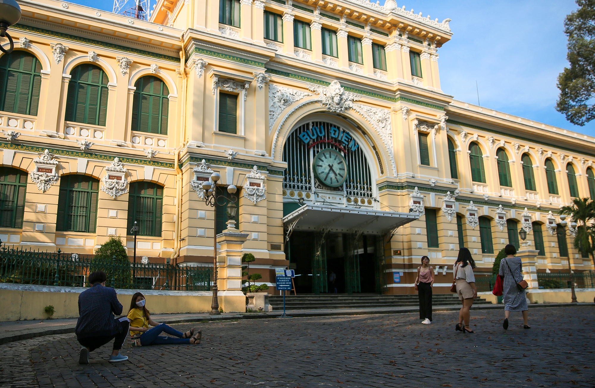 nguoi dan choi le 30/4 anh 4