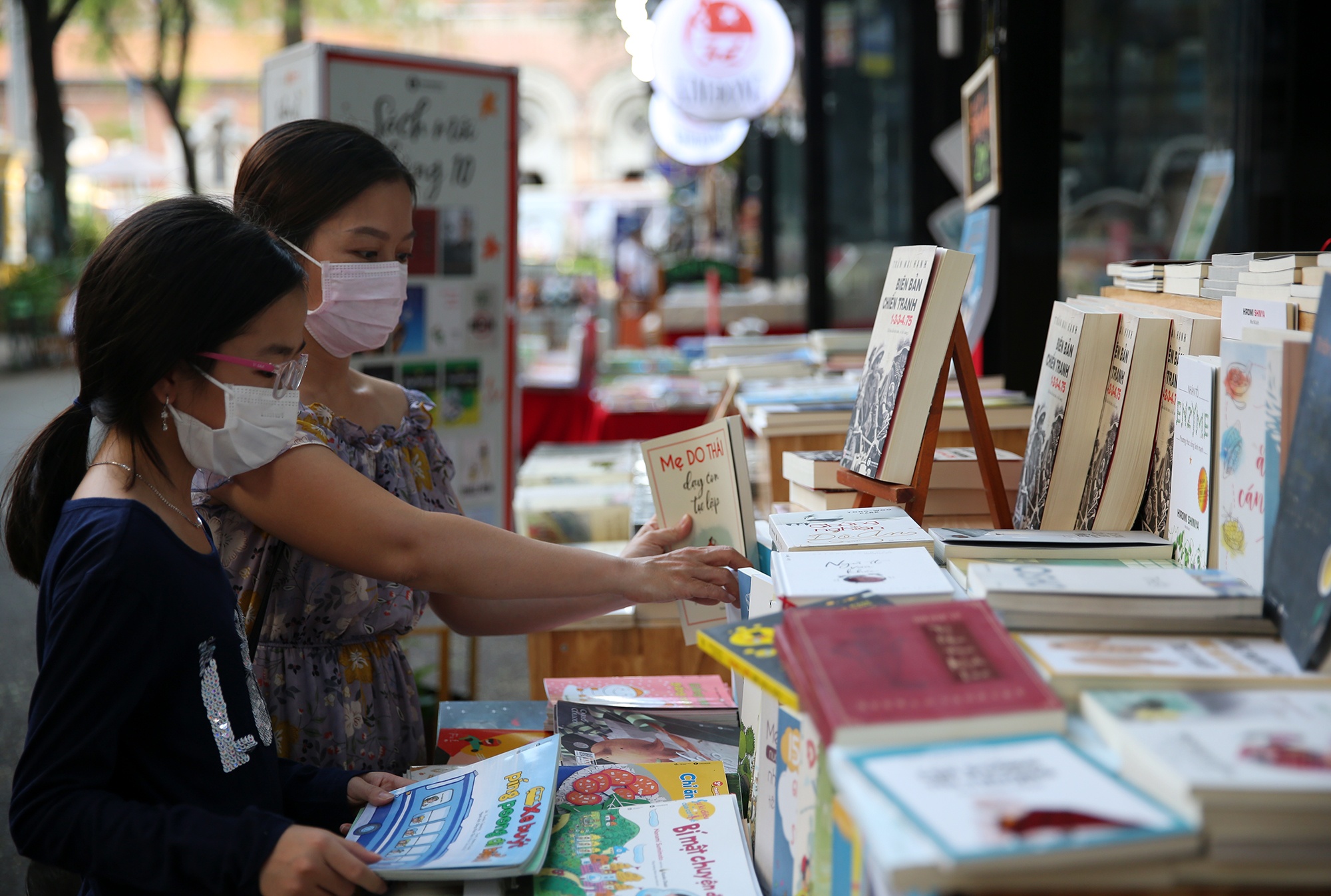 nguoi dan choi le 30/4 anh 6