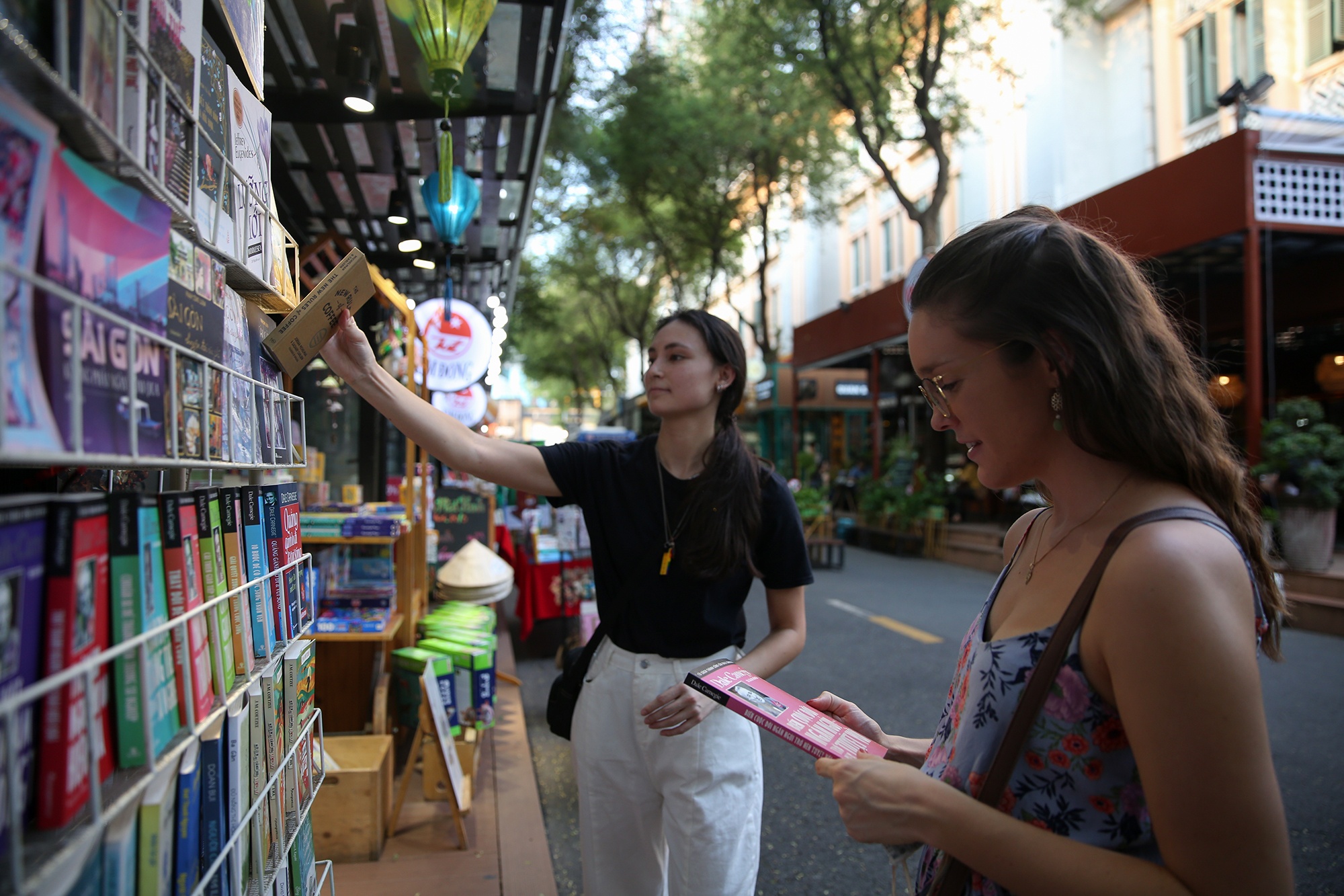 nguoi dan choi le 30/4 anh 7