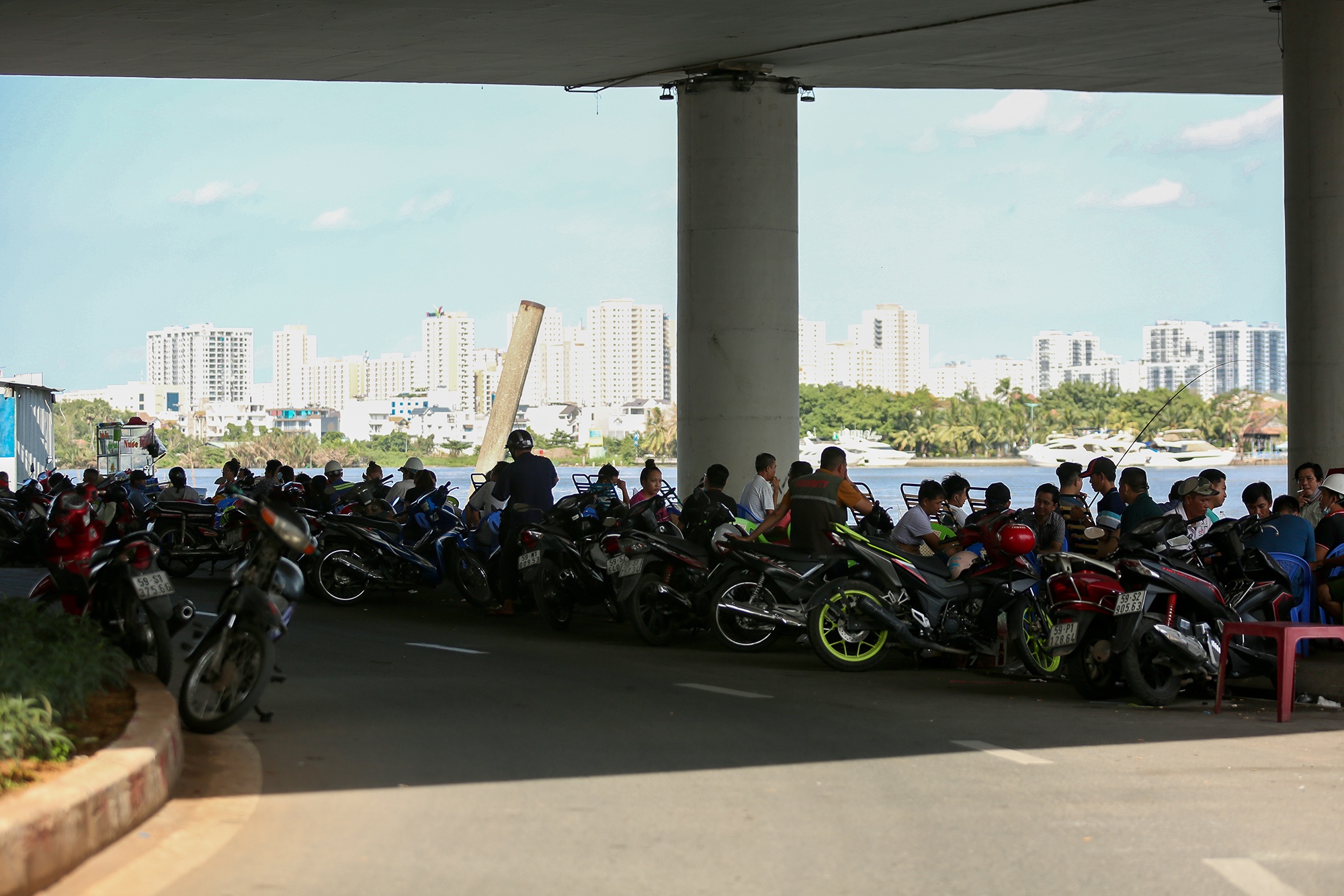 TP.HCM nang nong anh 9