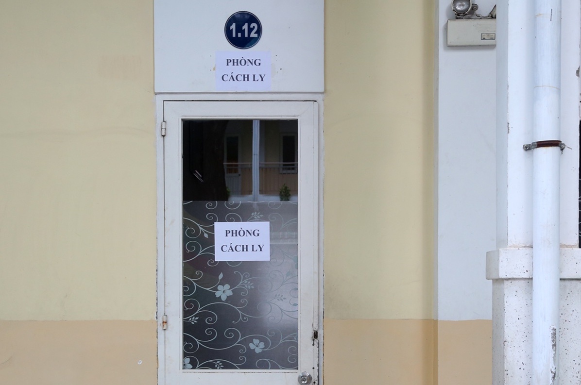 hoc sinh tieu hoc tro lai  lop anh 14