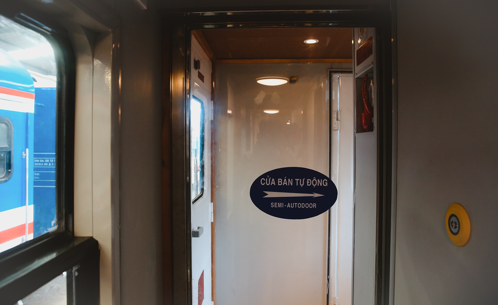 tau hang sang anh 10