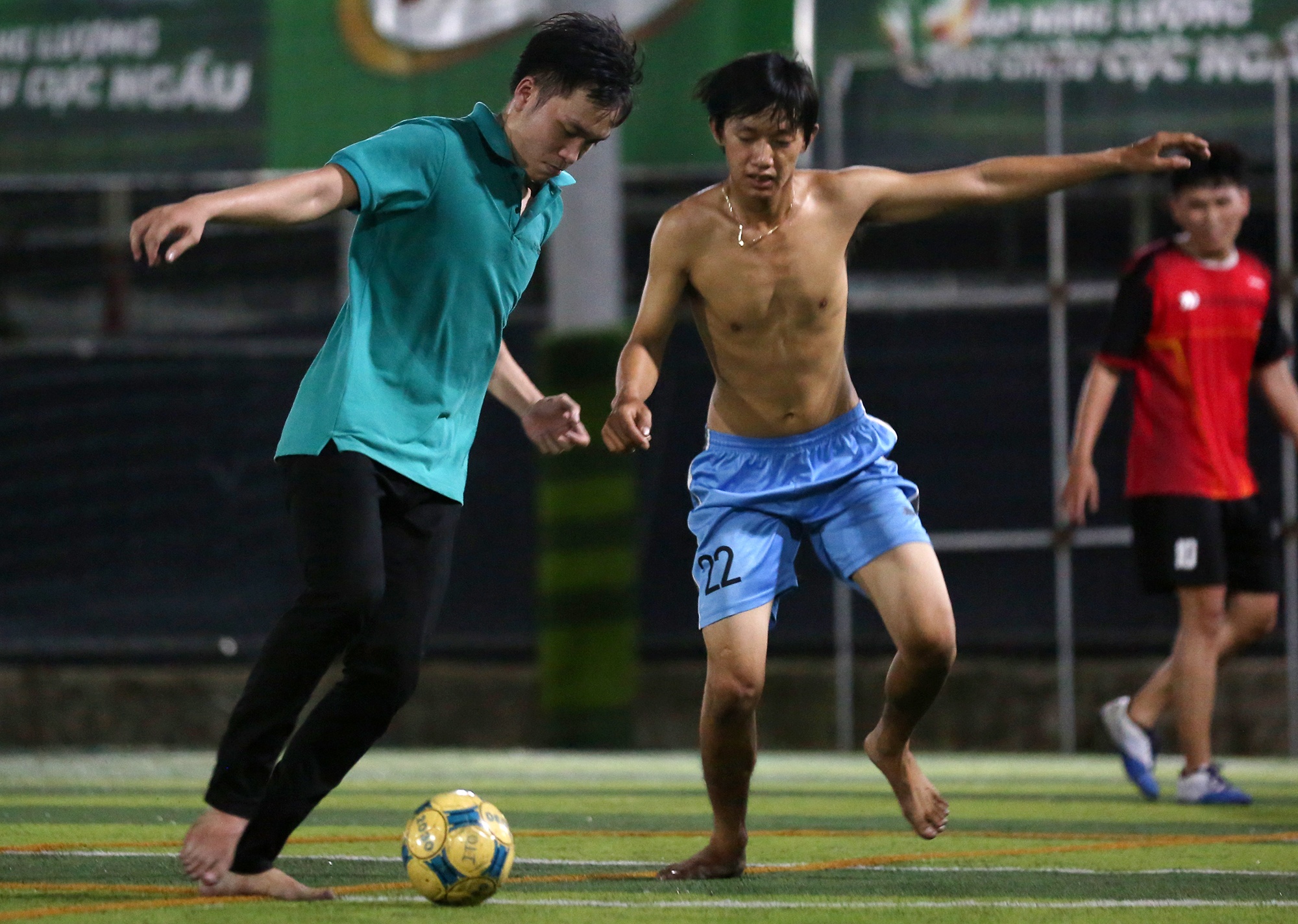 san bong nhan tao anh 4