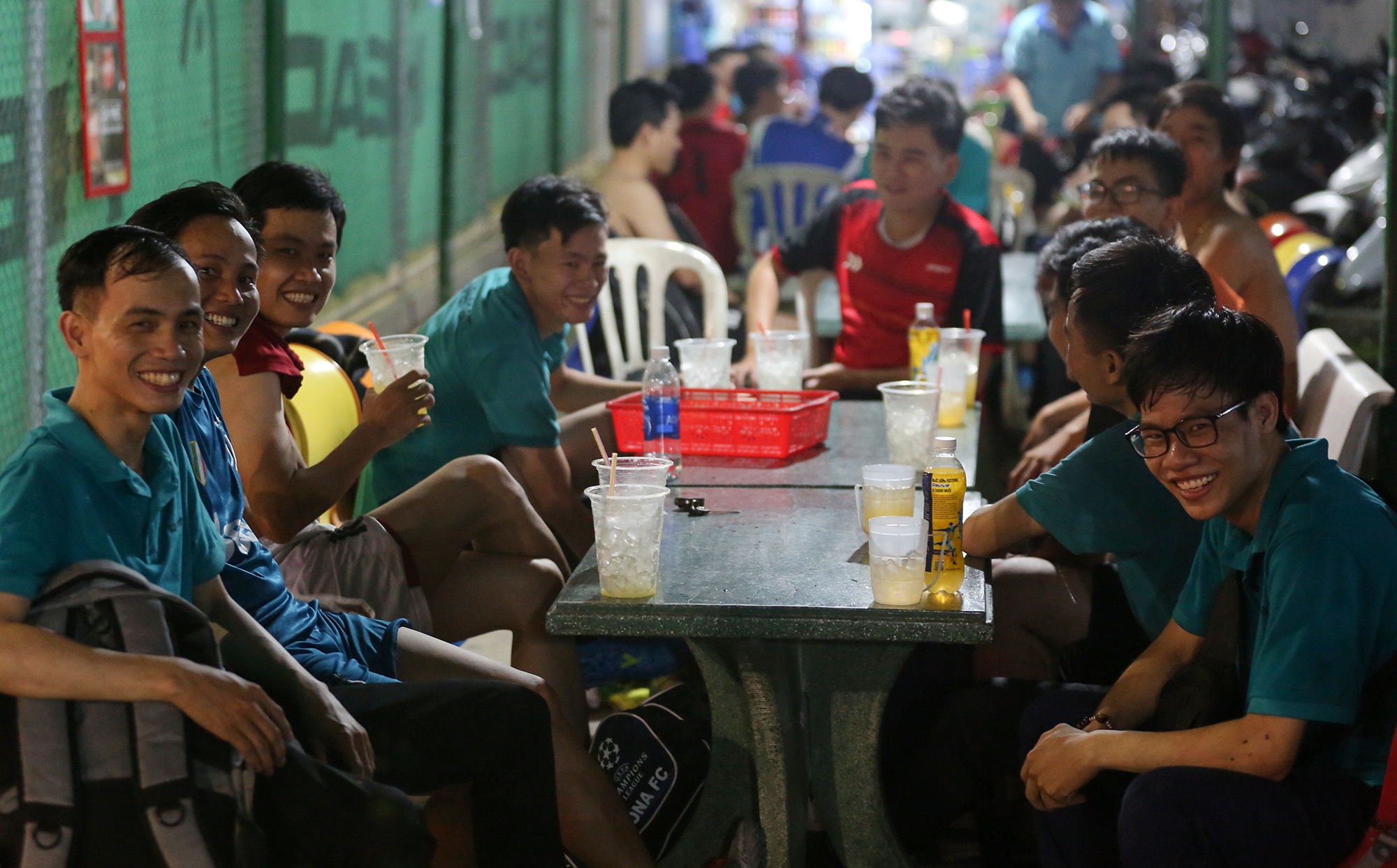 san bong nhan tao anh 10