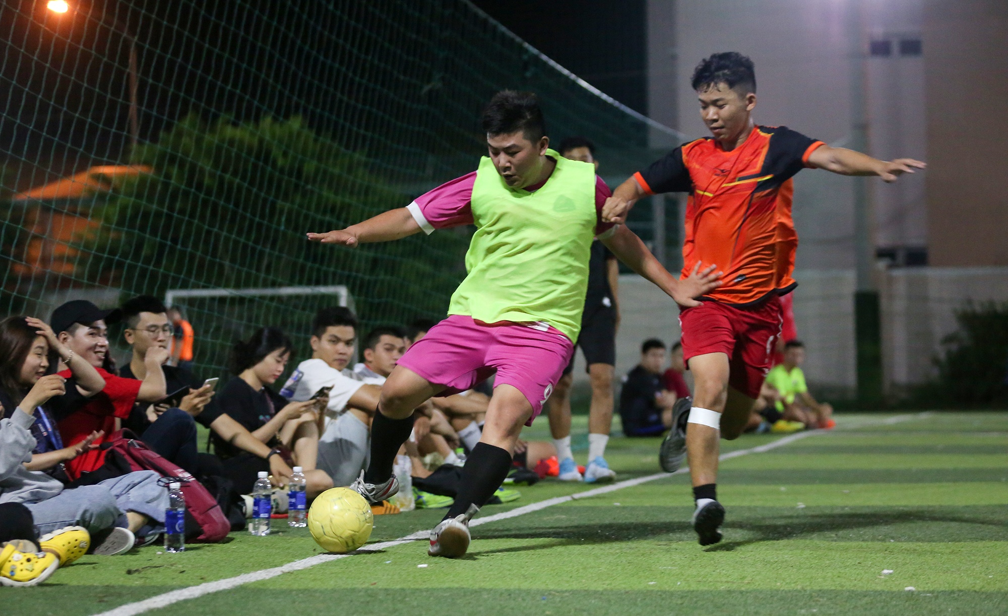 san bong nhan tao anh 7