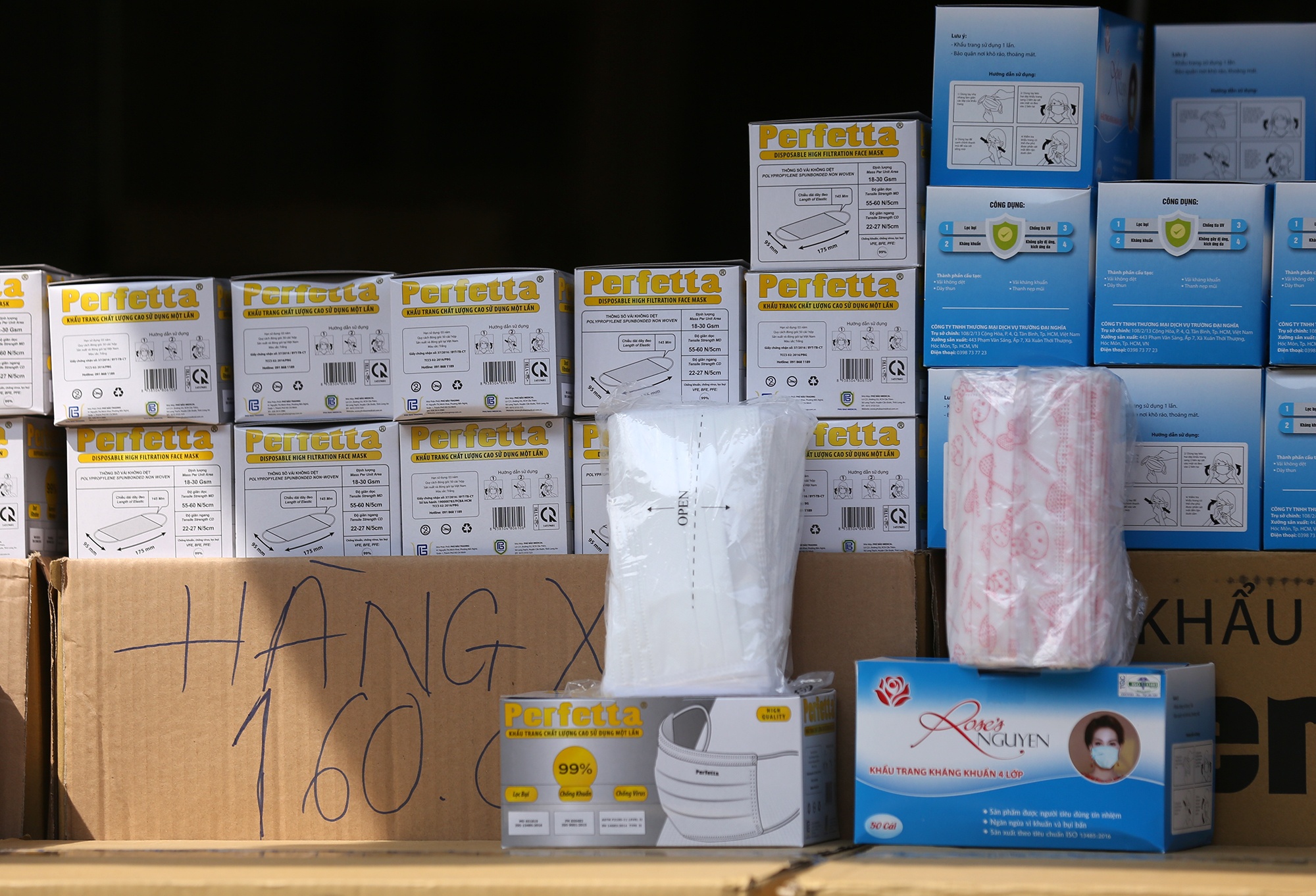 khau trang tang gia anh 2