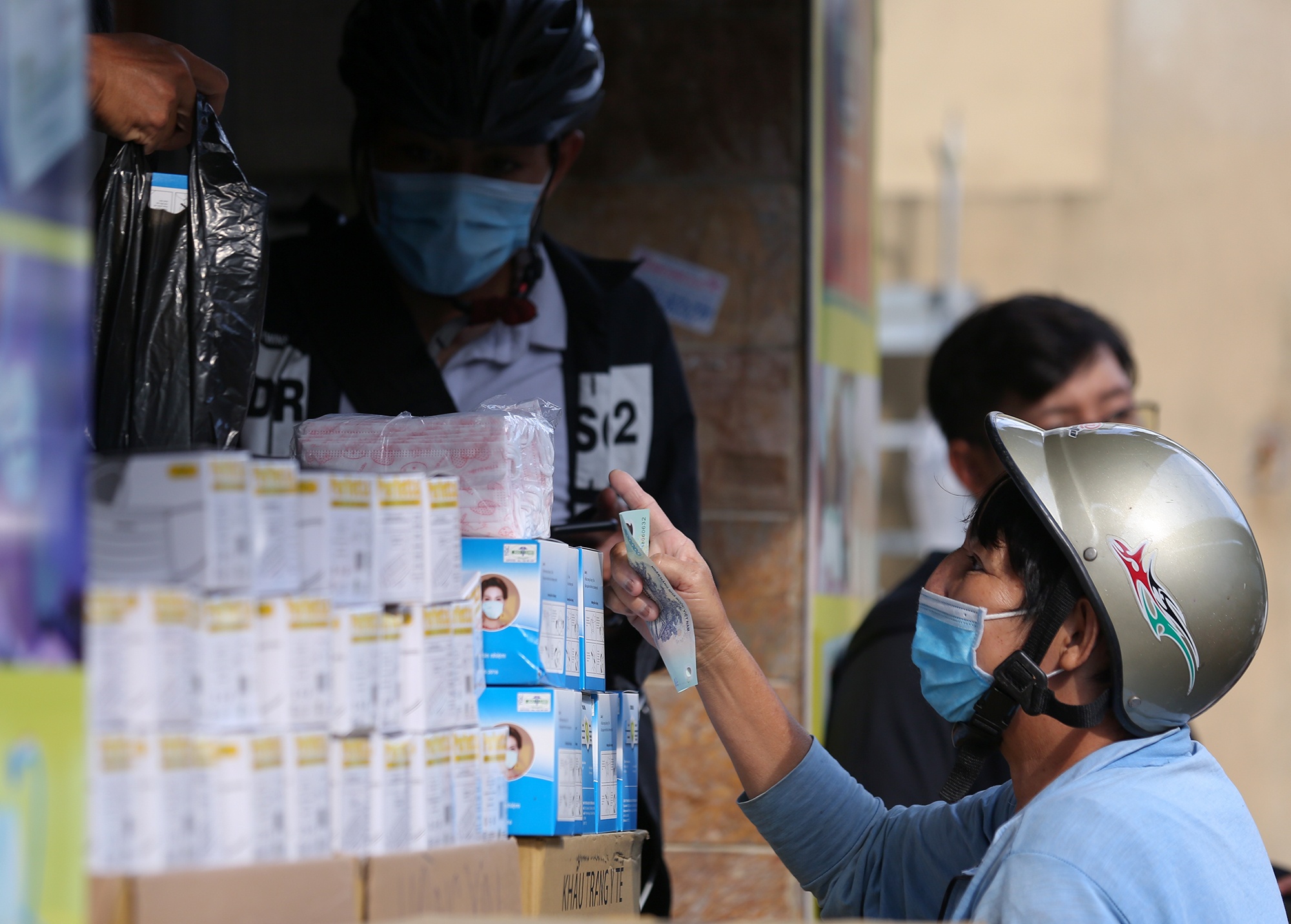 khau trang tang gia anh 5