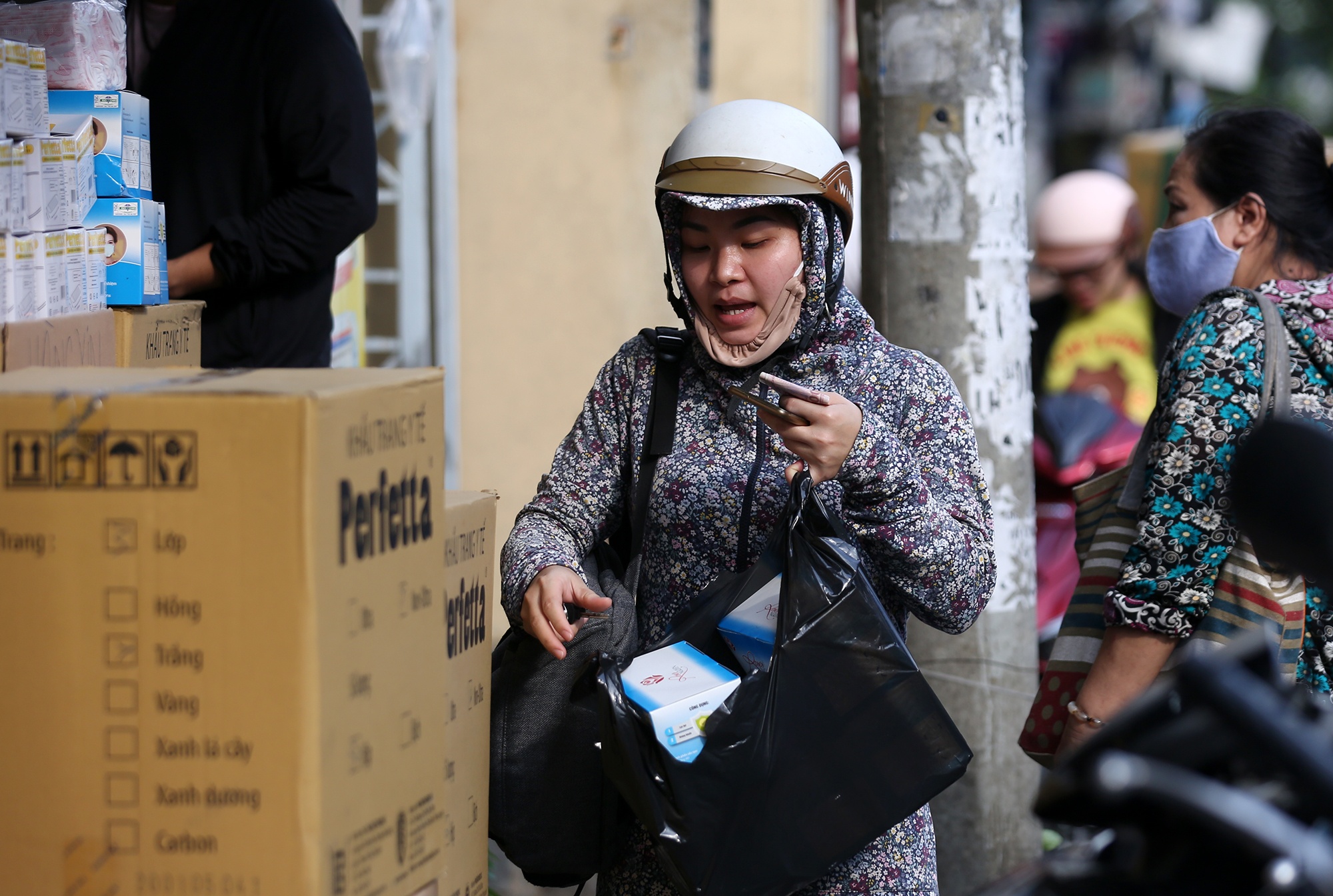 khau trang tang gia anh 6