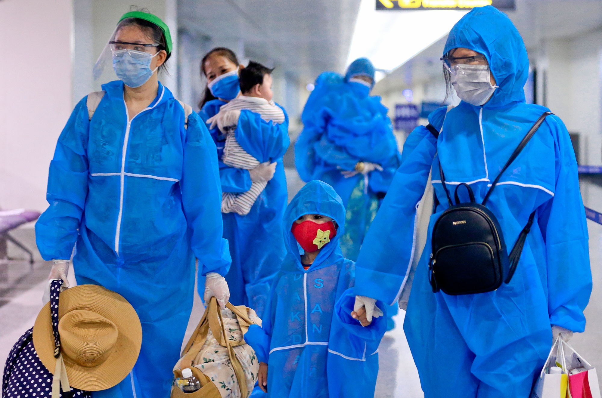 Ung dung Bluezone giup truy vet 82 truong hop F1 va F2 hinh anh