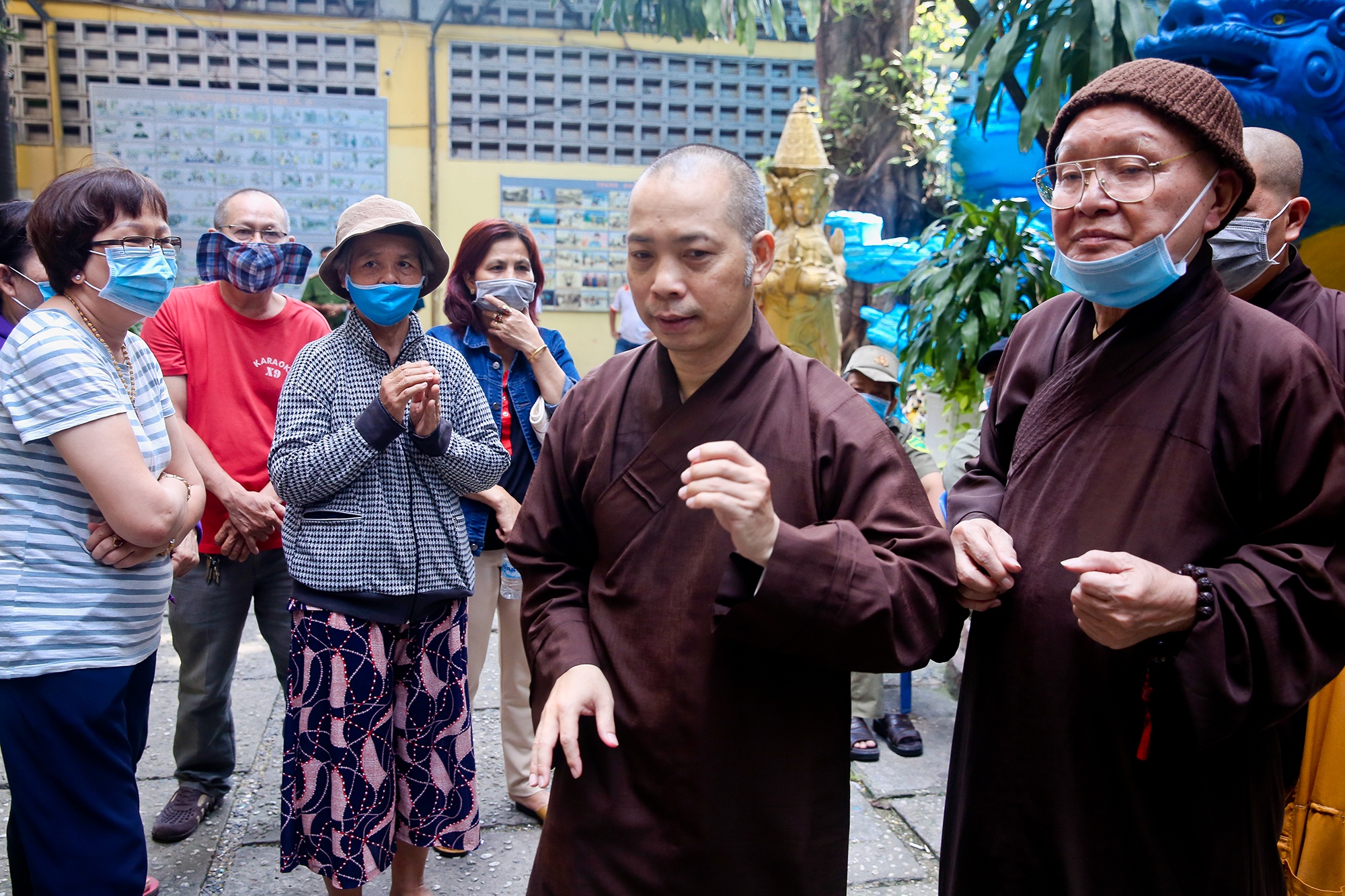 chua ky quang 2 anh 9