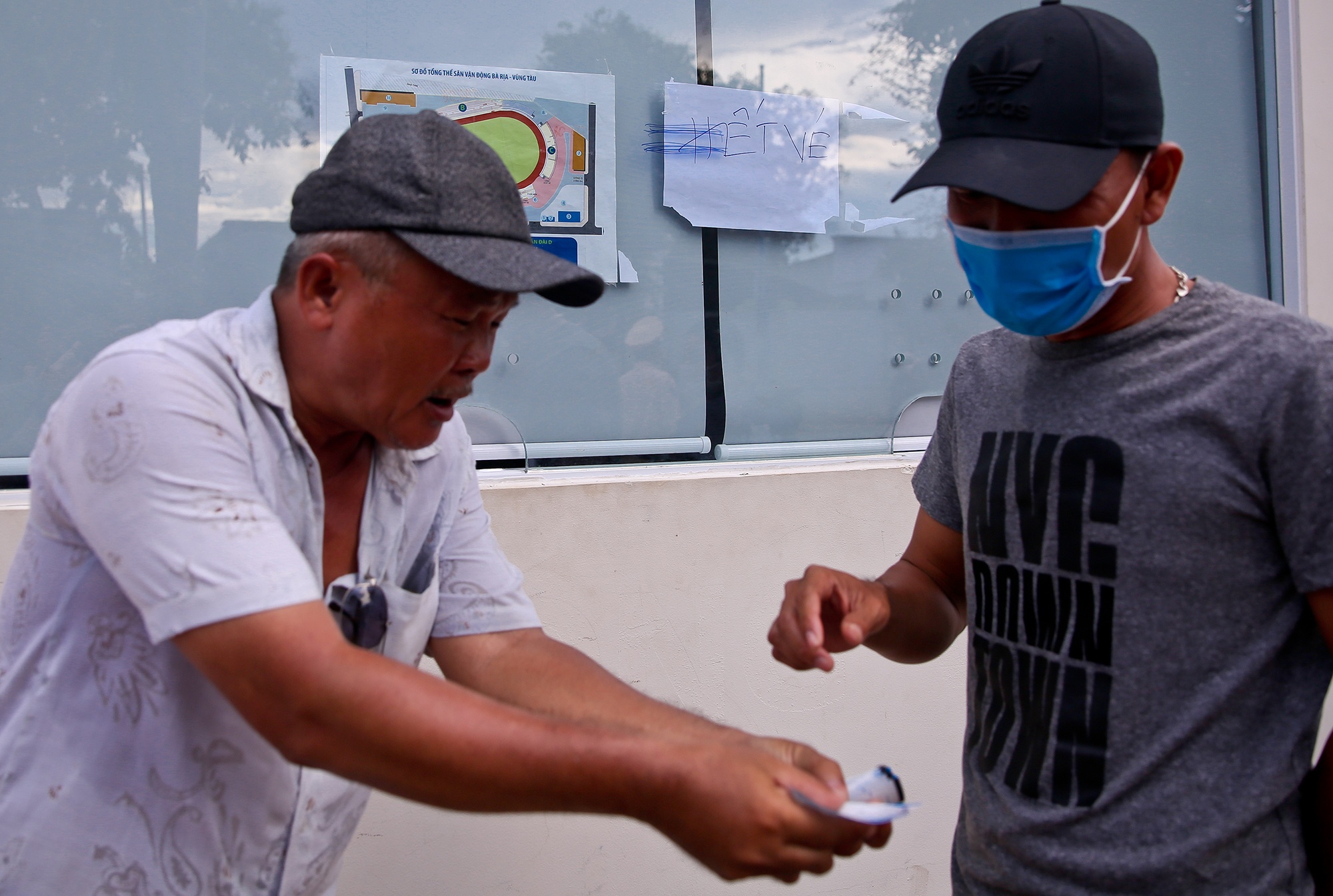 Sot ve xem Cong Phuong tai tu ket Cup quoc gia 2020 hinh anh