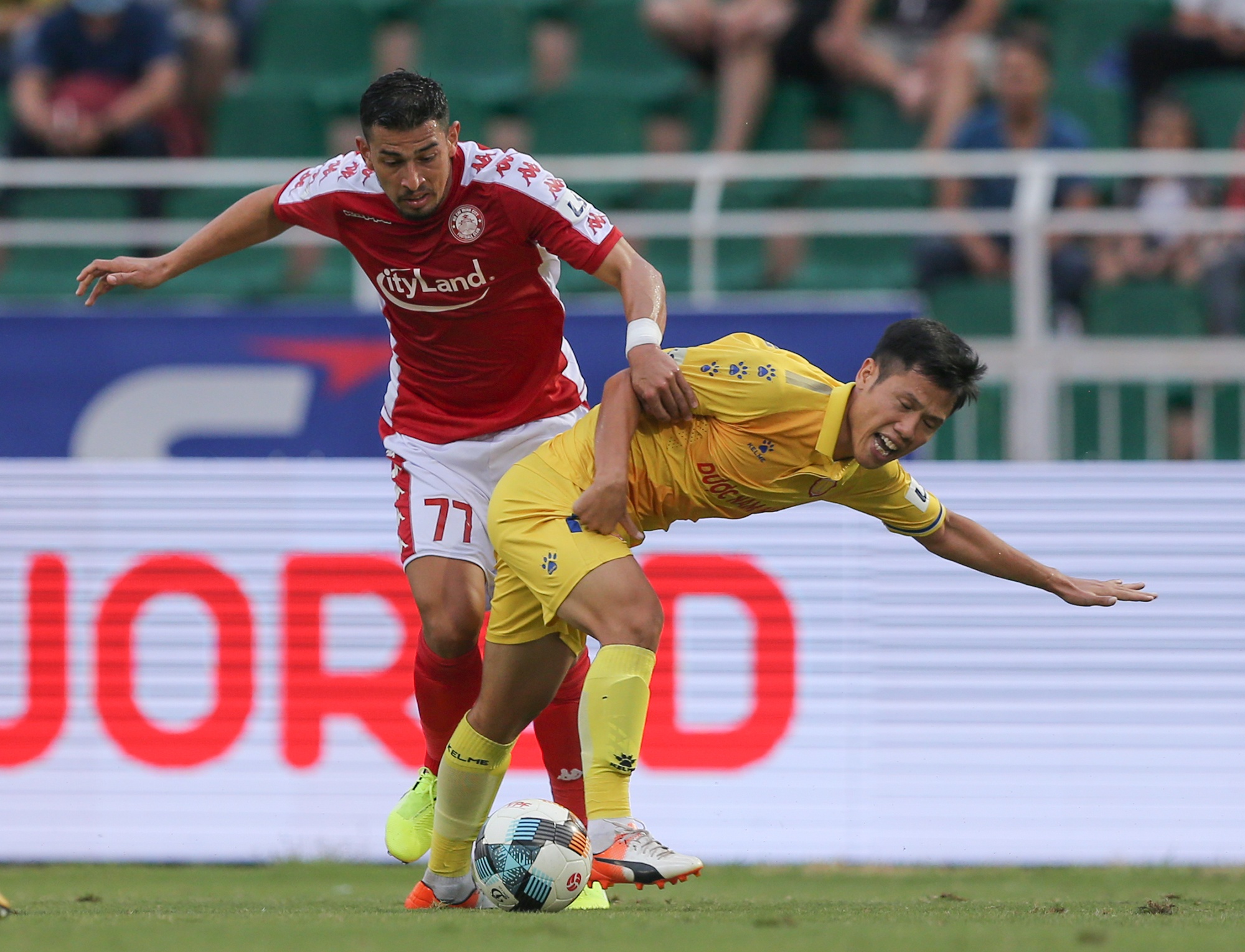 tan binh CLB TP.HCM anh 1