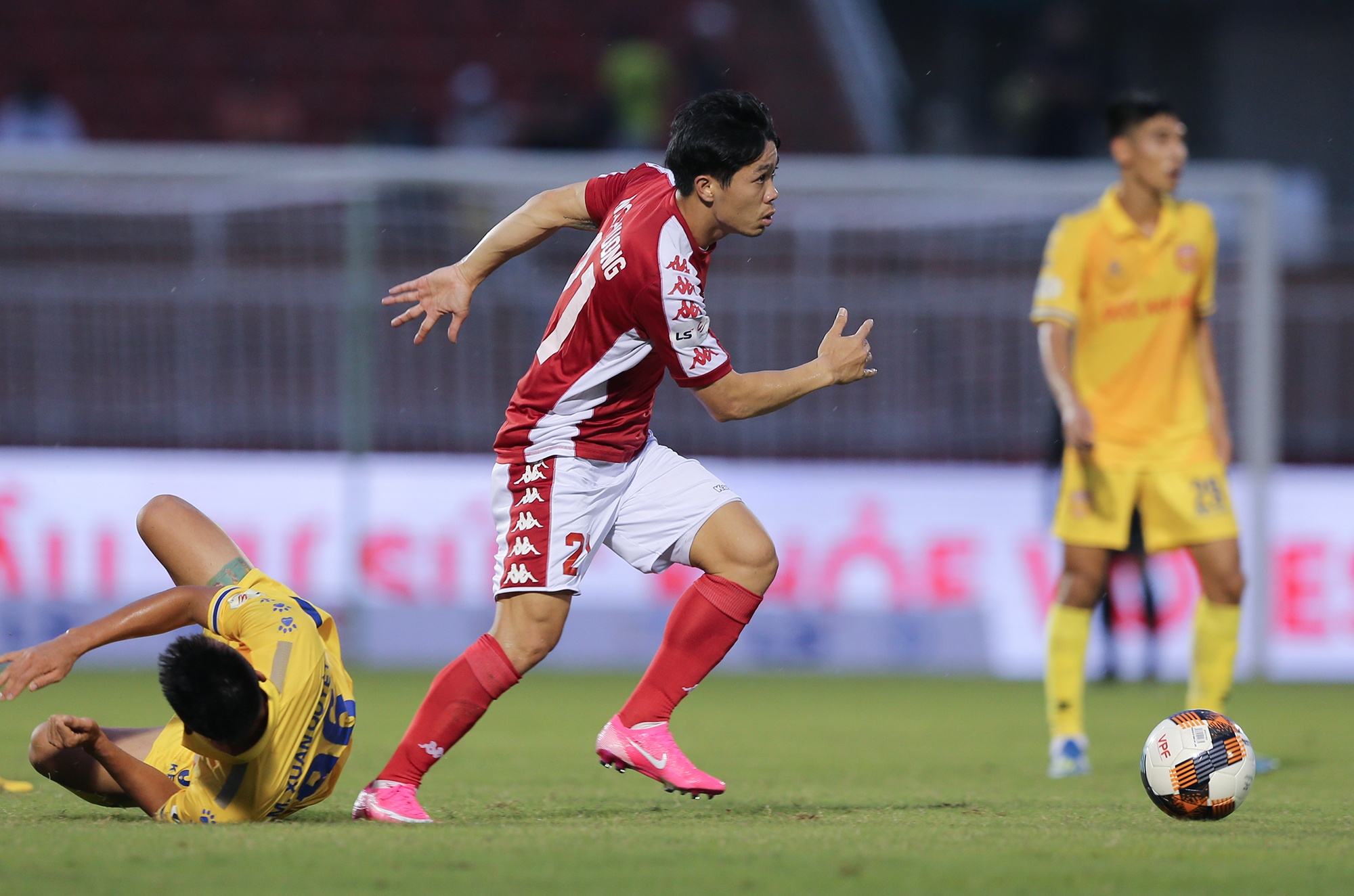 tan binh CLB TP.HCM anh 5