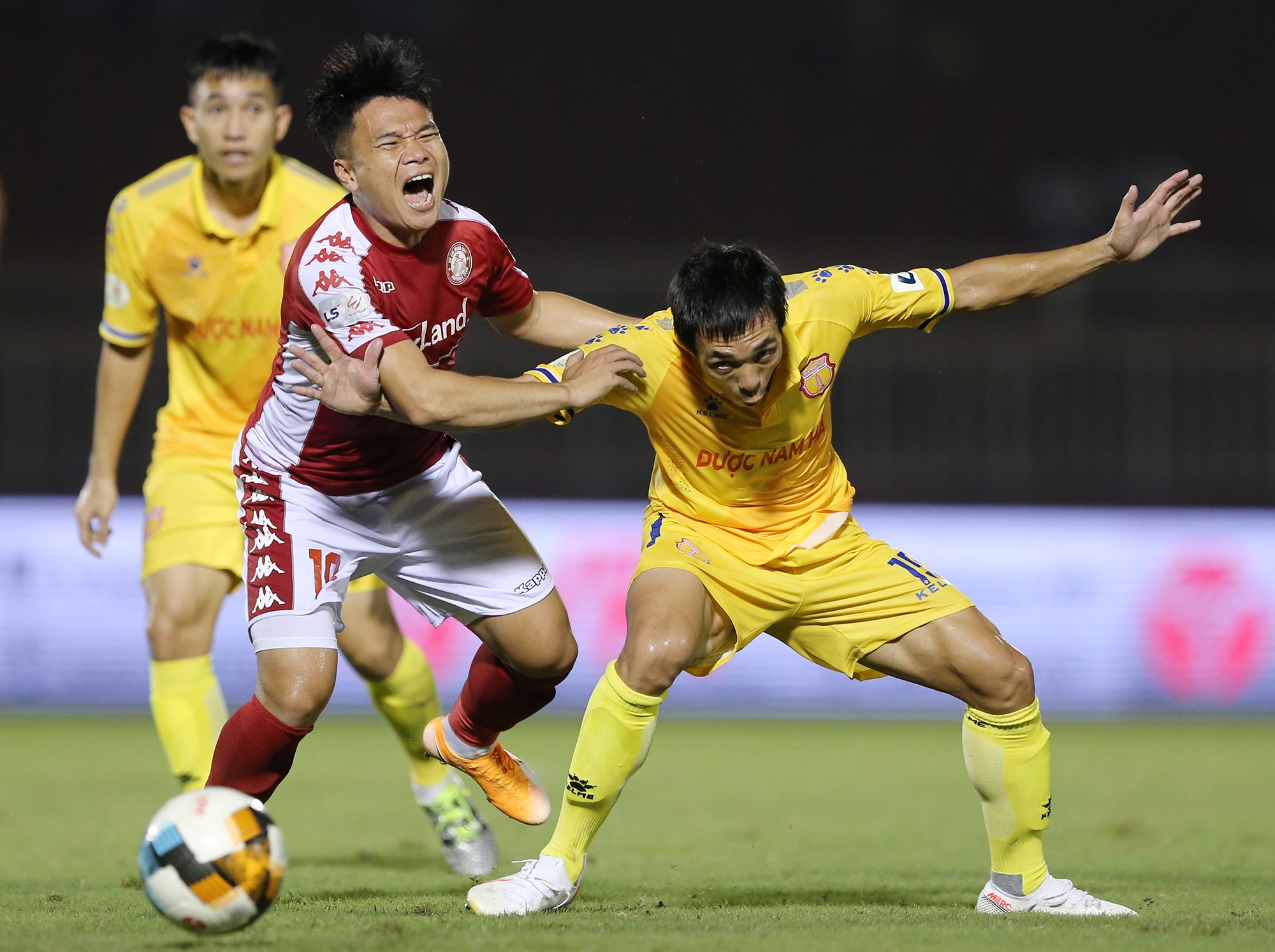 tan binh CLB TP.HCM anh 8