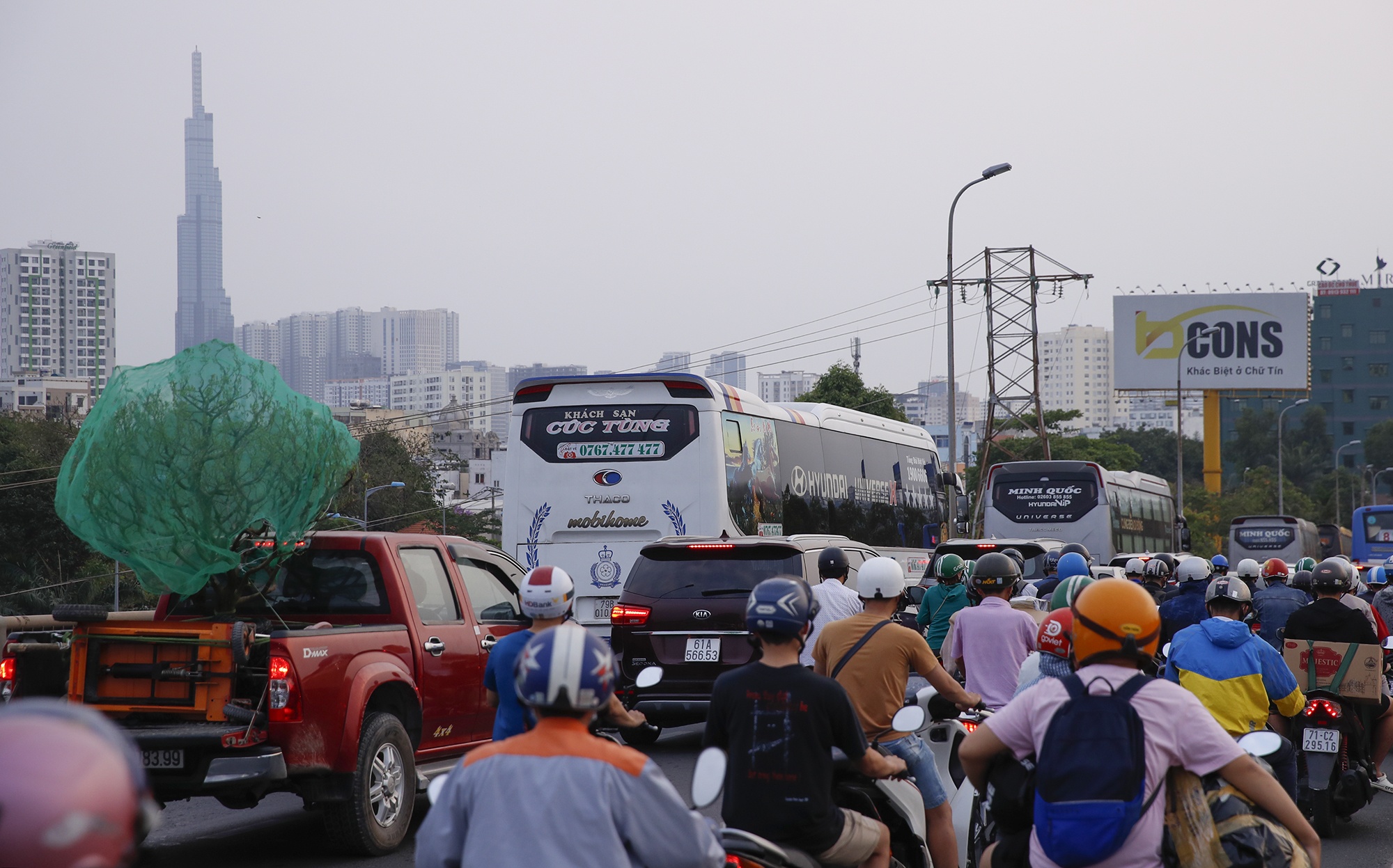 nguoi dan ve que an tet anh 2