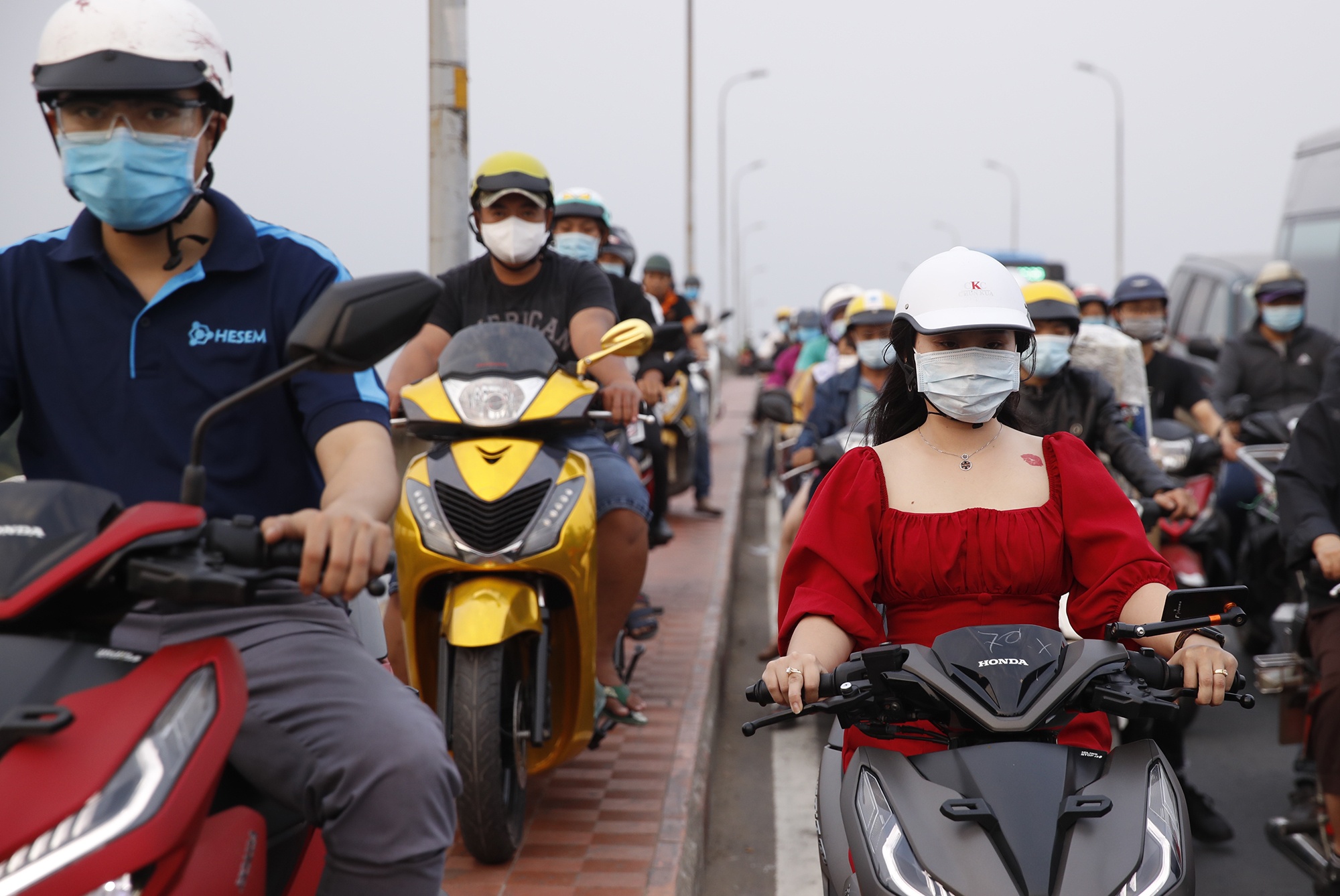 Un tac keo dai quanh Ben xe Mien Dong chieu cuoi nam hinh anh