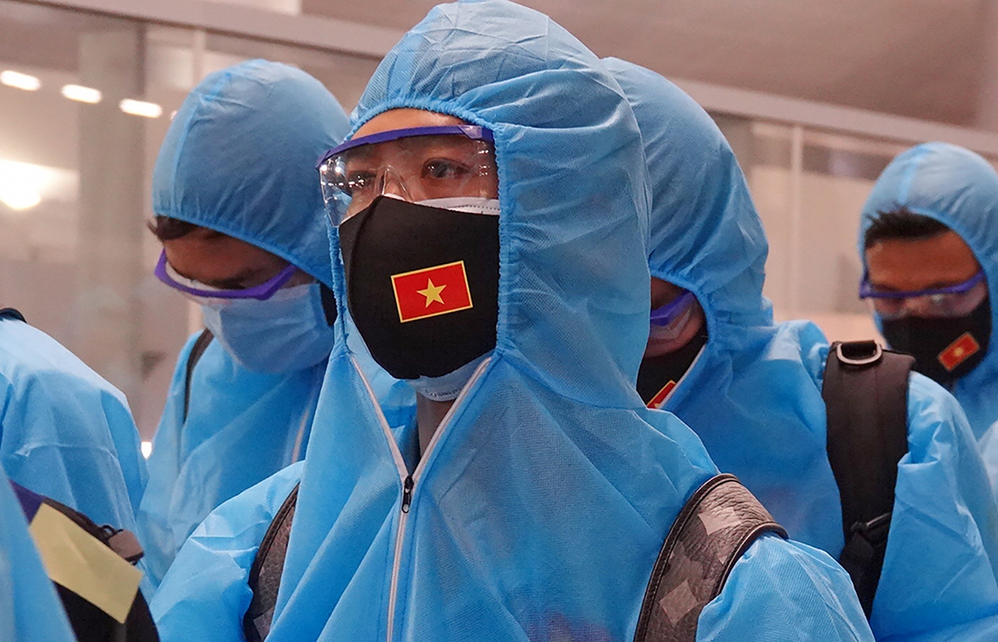 Tuyen Viet Nam bao ho kin mit khi den san bay Dubai hinh anh