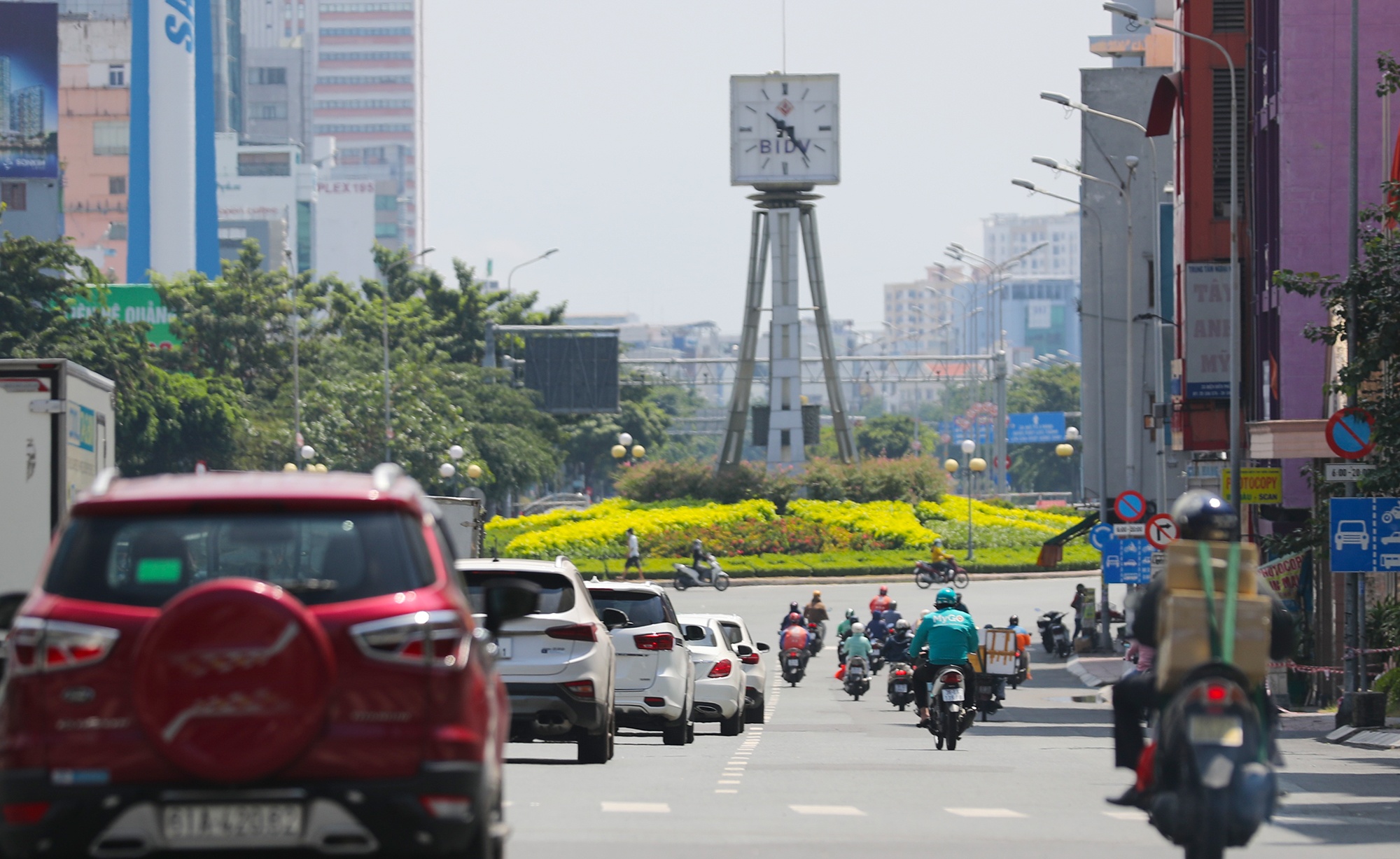 duong pho dong anh 4