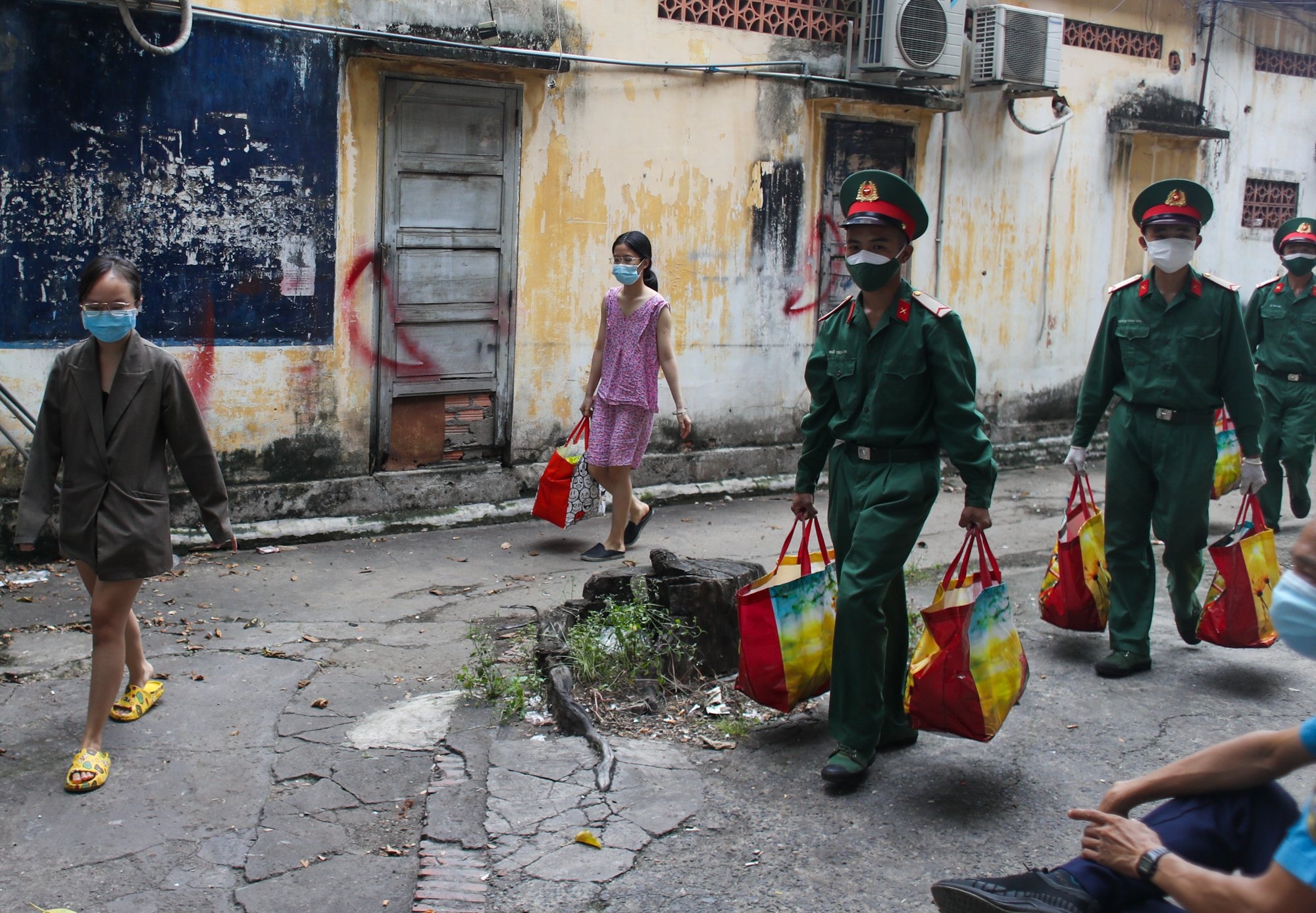 bo doi chong dich anh 8