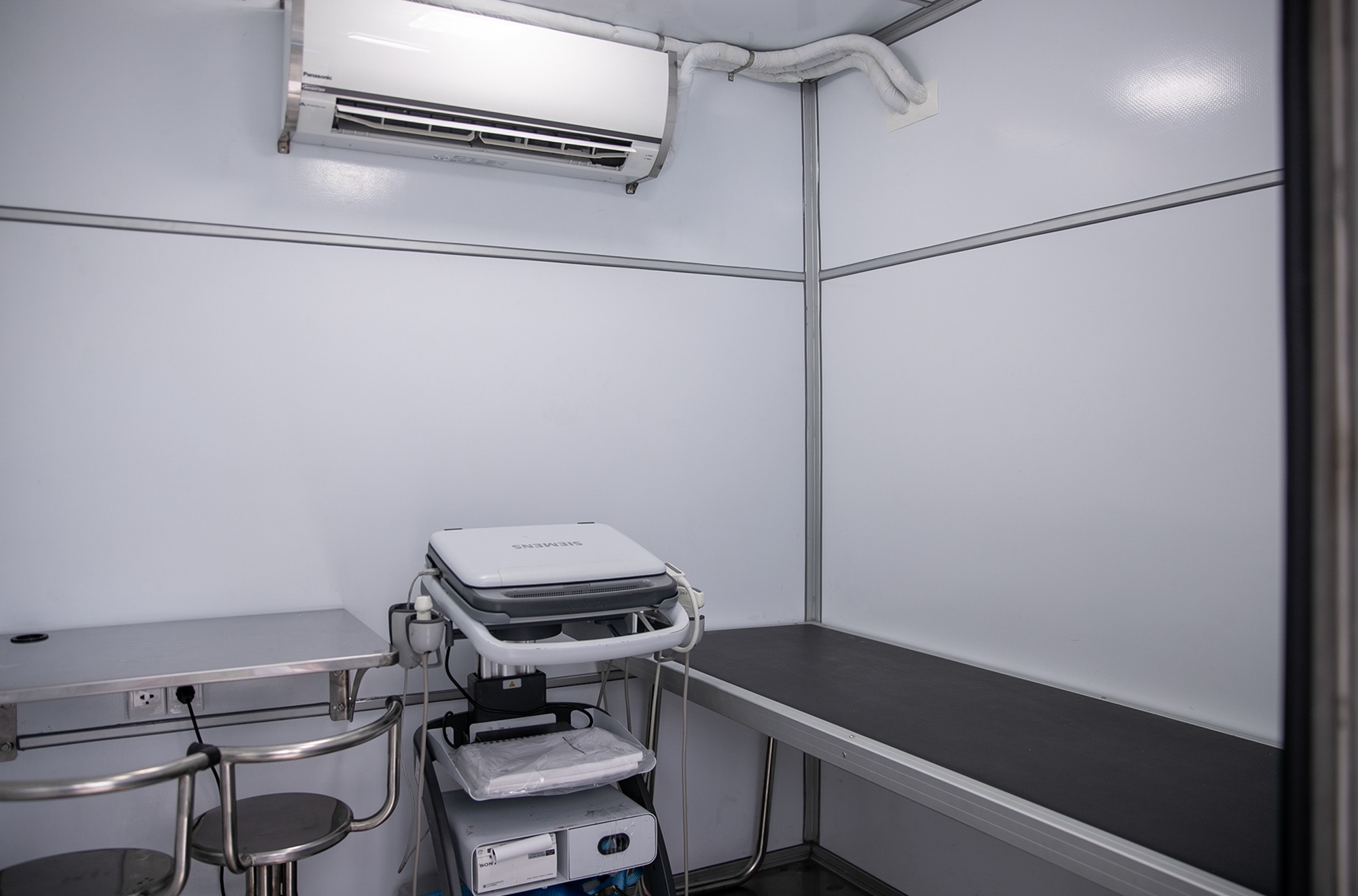 xe chuyen dung y te chup X-Quang anh 9