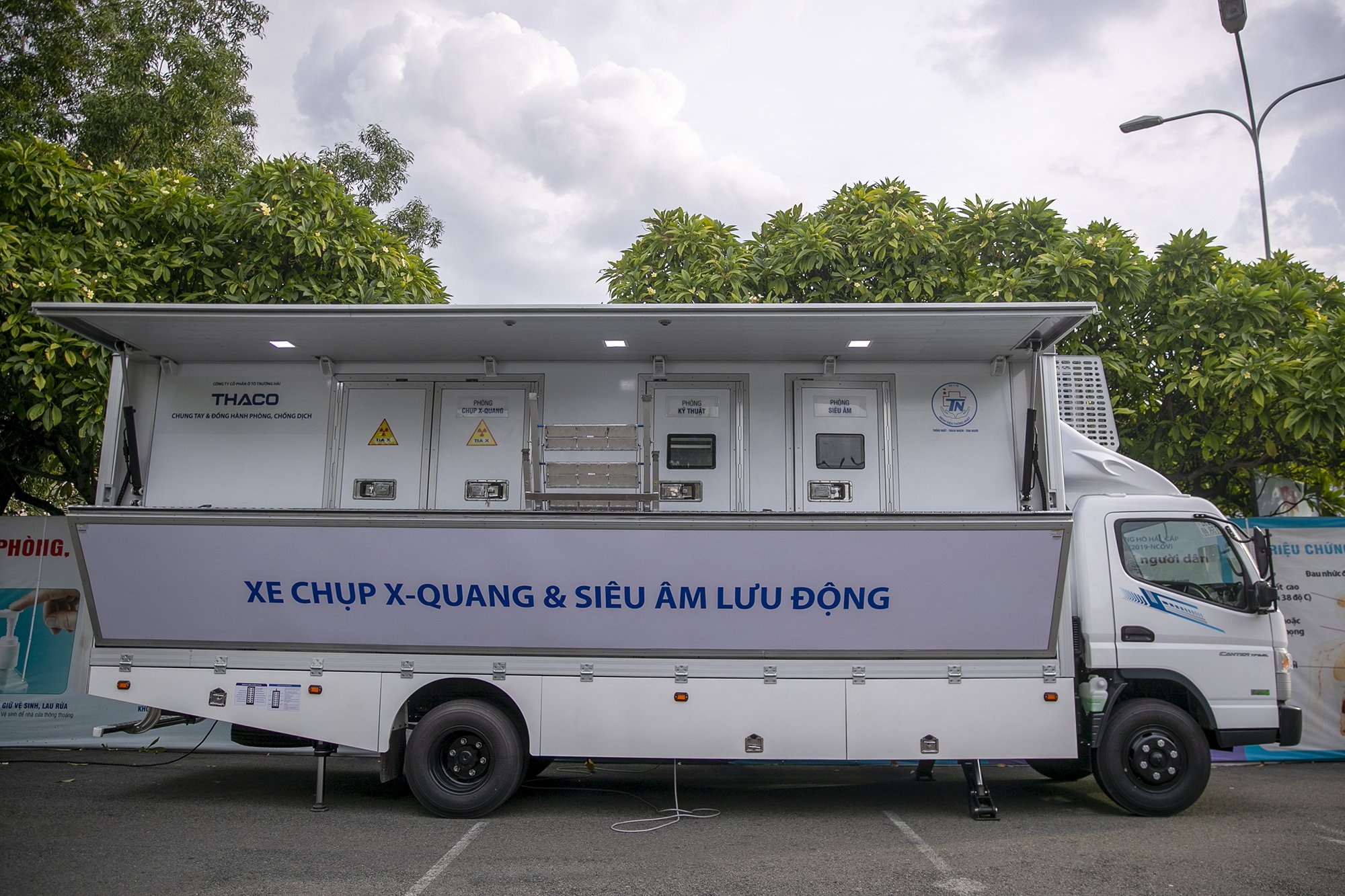 xe chuyen dung y te chup X-Quang anh 2