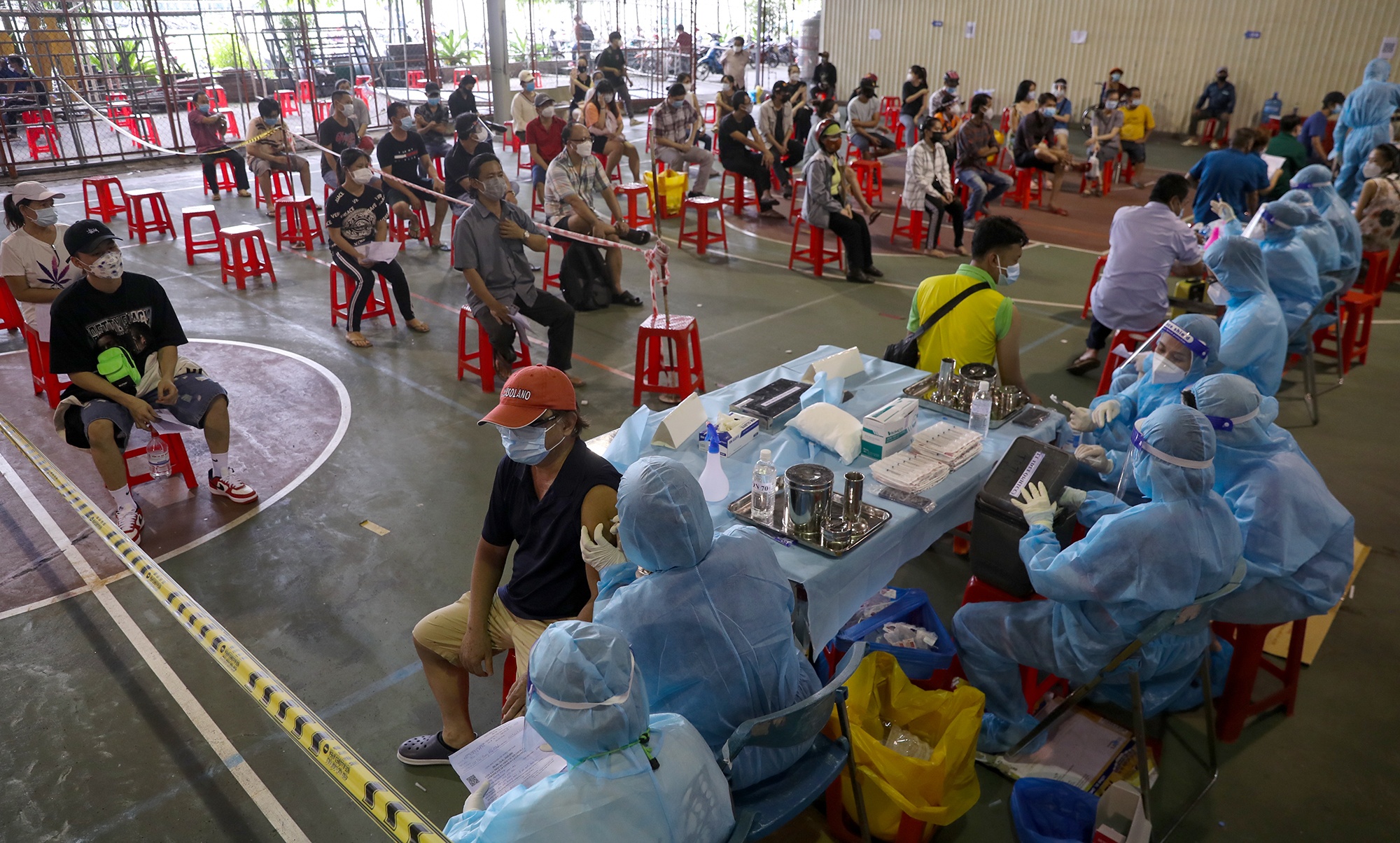 tiem vaccine Covid-1 mui 2 anh 1