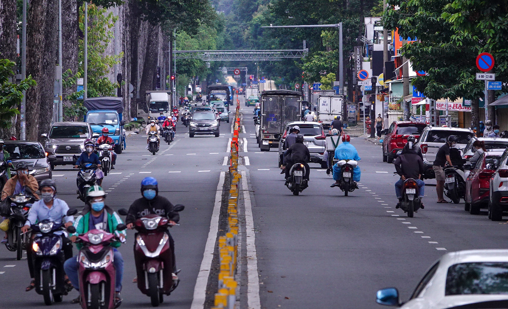 duong pho TP.HCM dong duc anh 7