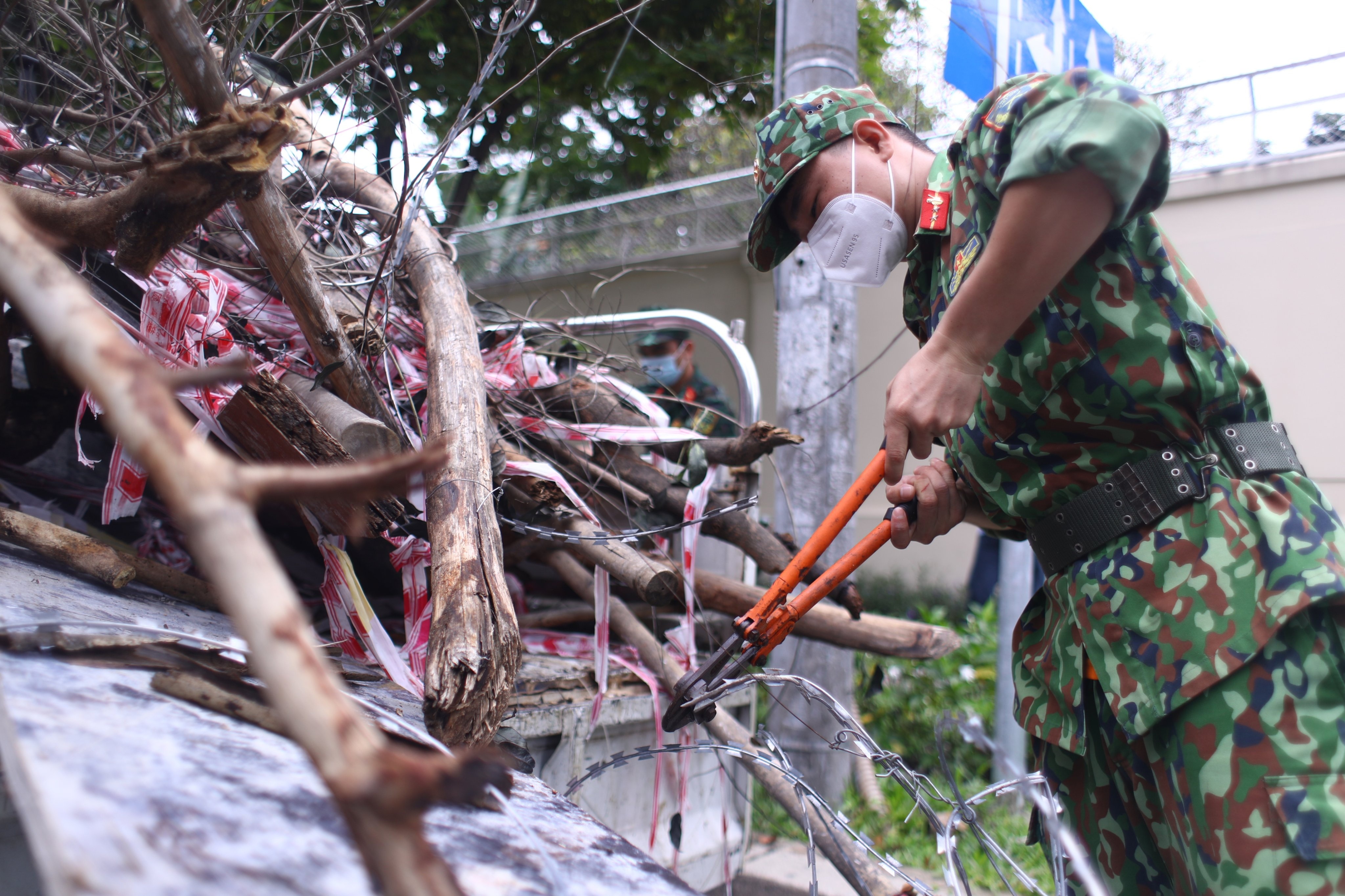 Rao chan o TP.HCM dong loat duoc thao do truoc moc 1/10 hinh anh