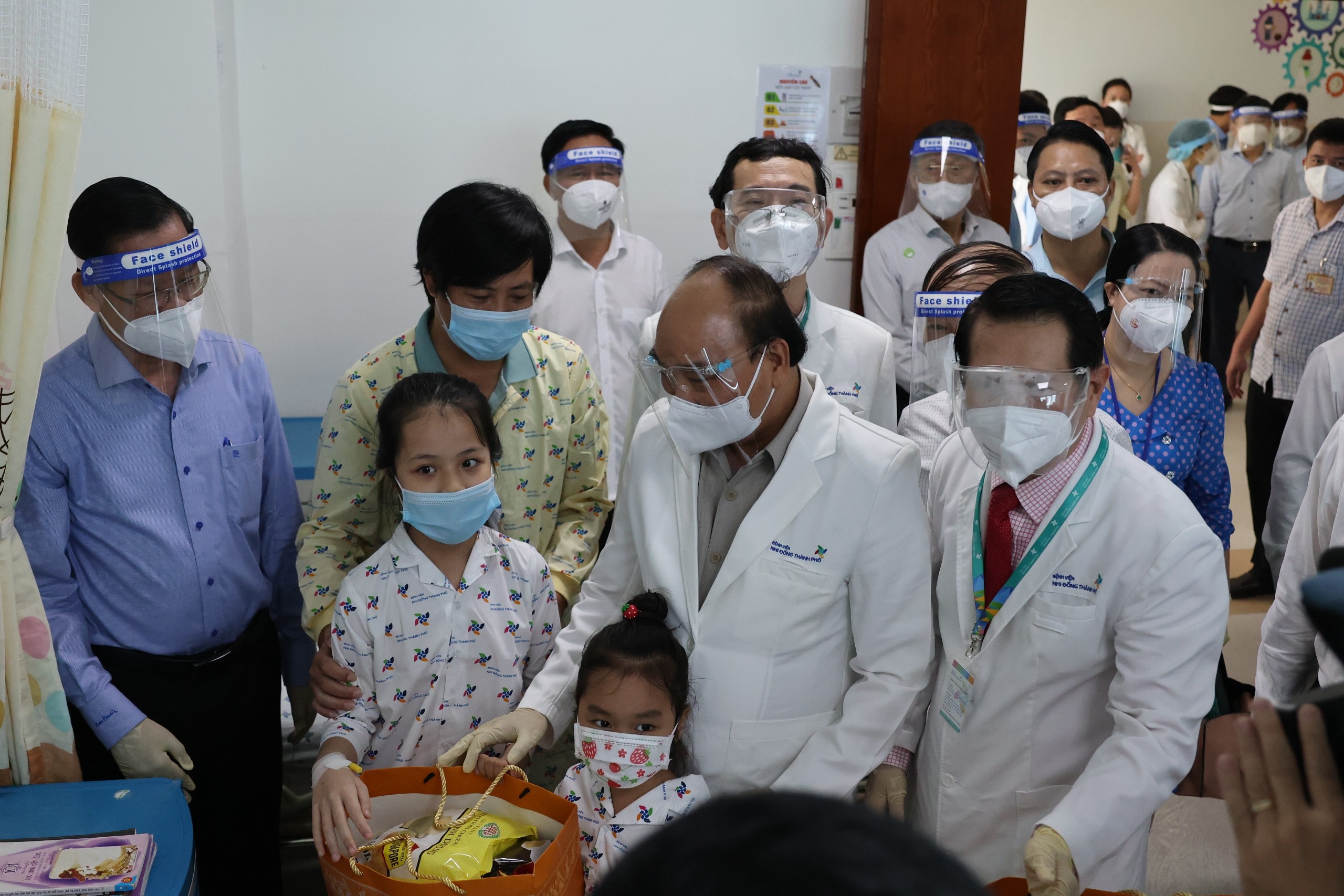 chu tich nuoc Nguyen Xuan Phuc anh 2