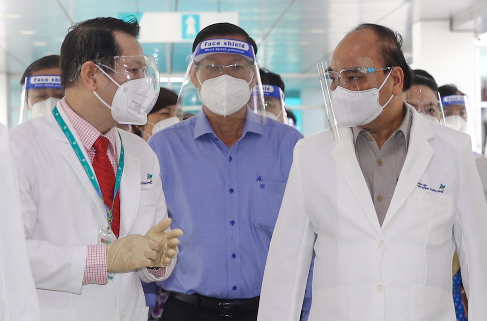 Chu tich nuoc tham Benh vien Nhi dong TP.HCM hinh anh