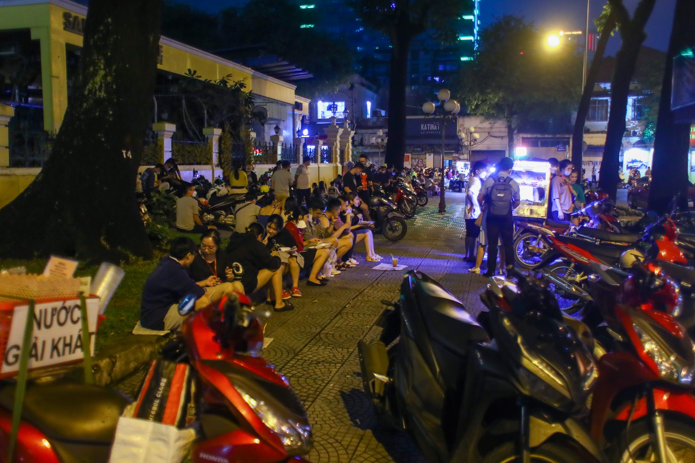 trung tam tphcm dong anh 8