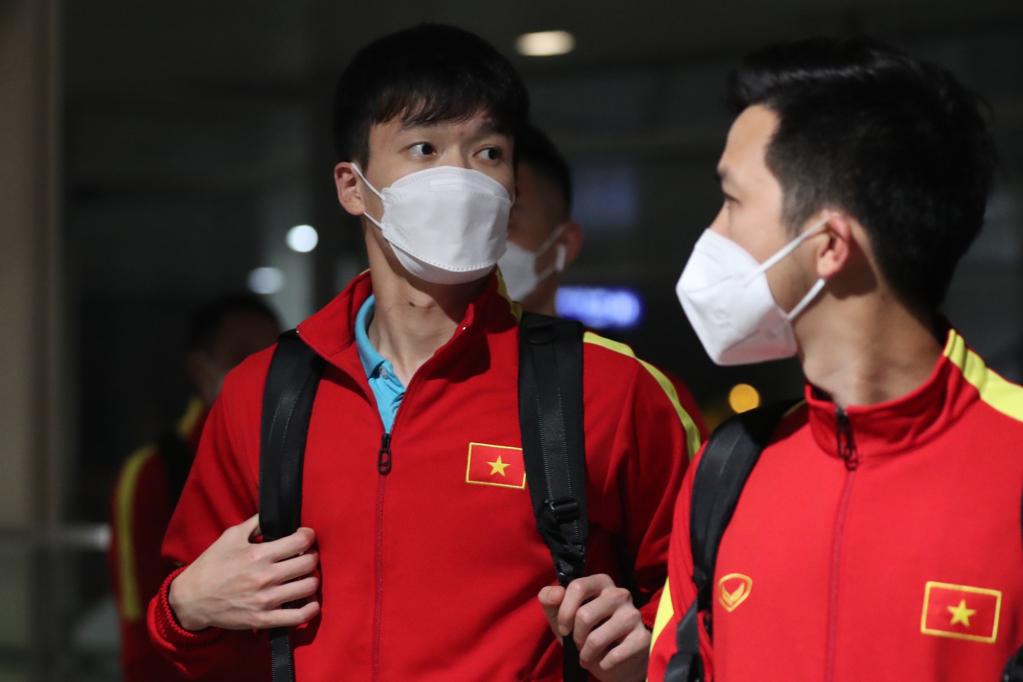 Hoang Duc nham duong khi toi nha ga san bay Tan Son Nhat hinh anh